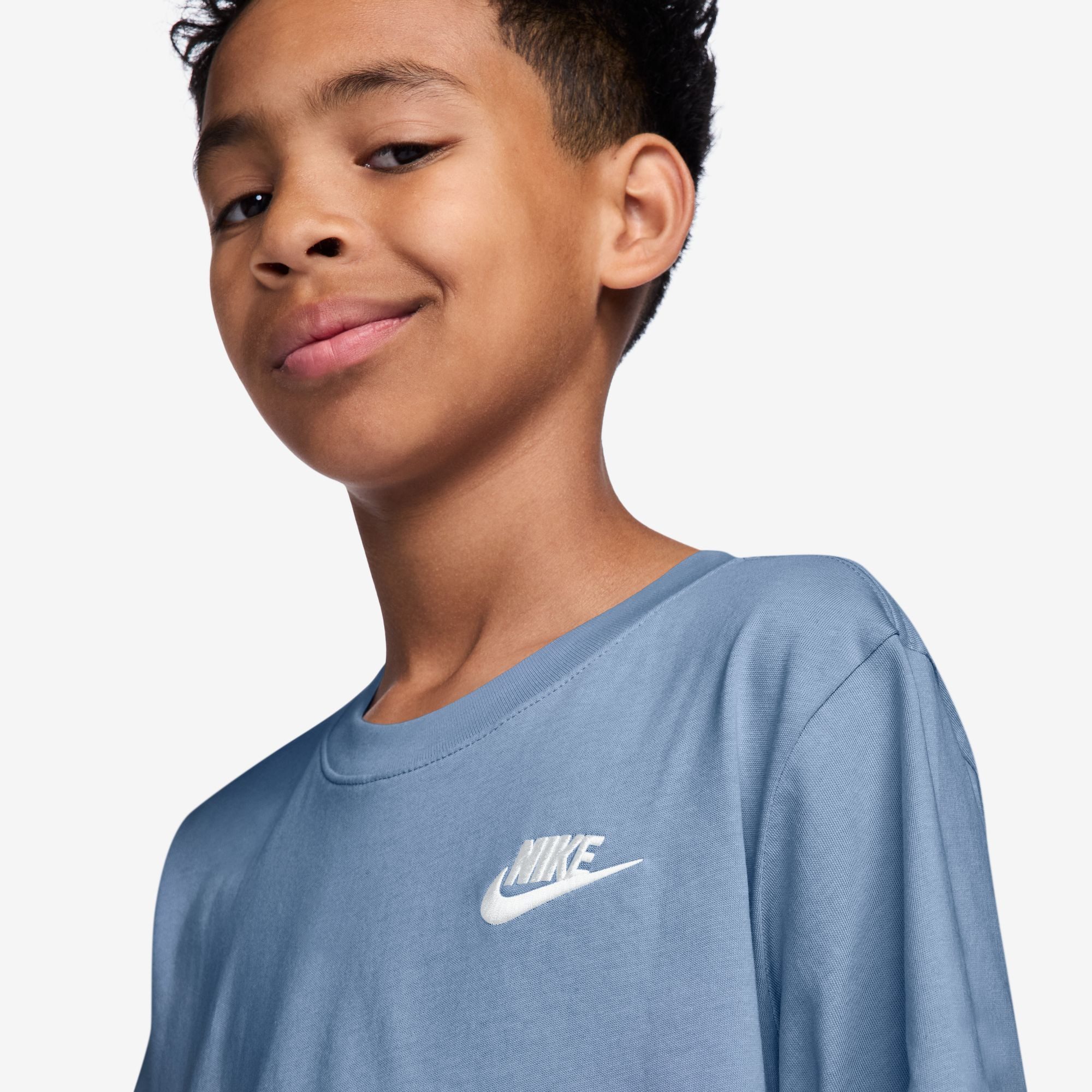 Nike Sportswear T-Shirt K NSW TEE EMB FUTURA LBR Für Kinder und Jugendliche