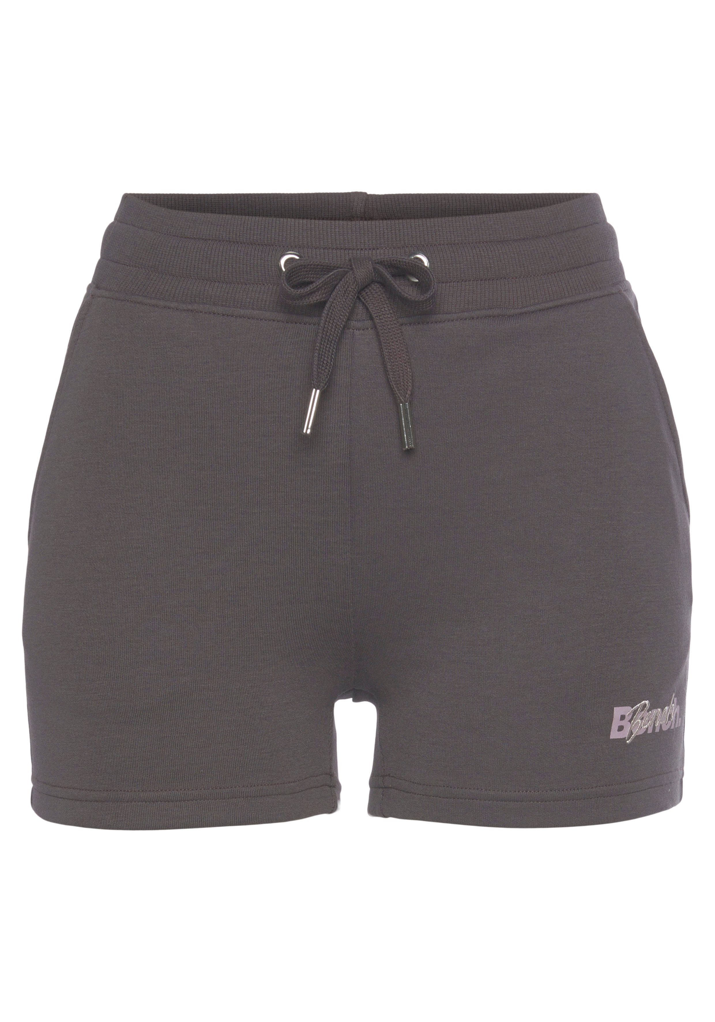 Bench. Loungewear Shorts mit Logodruck und Stickerei