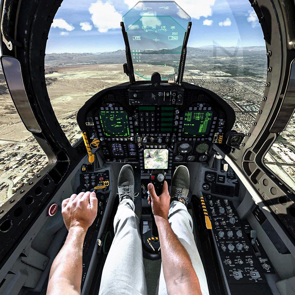 Jochen Schweizer Erlebnisgutschein Flugsimulator VR in Frankfurt am Main (15 Min), Pilot gesucht! Lande den Vogel souverän