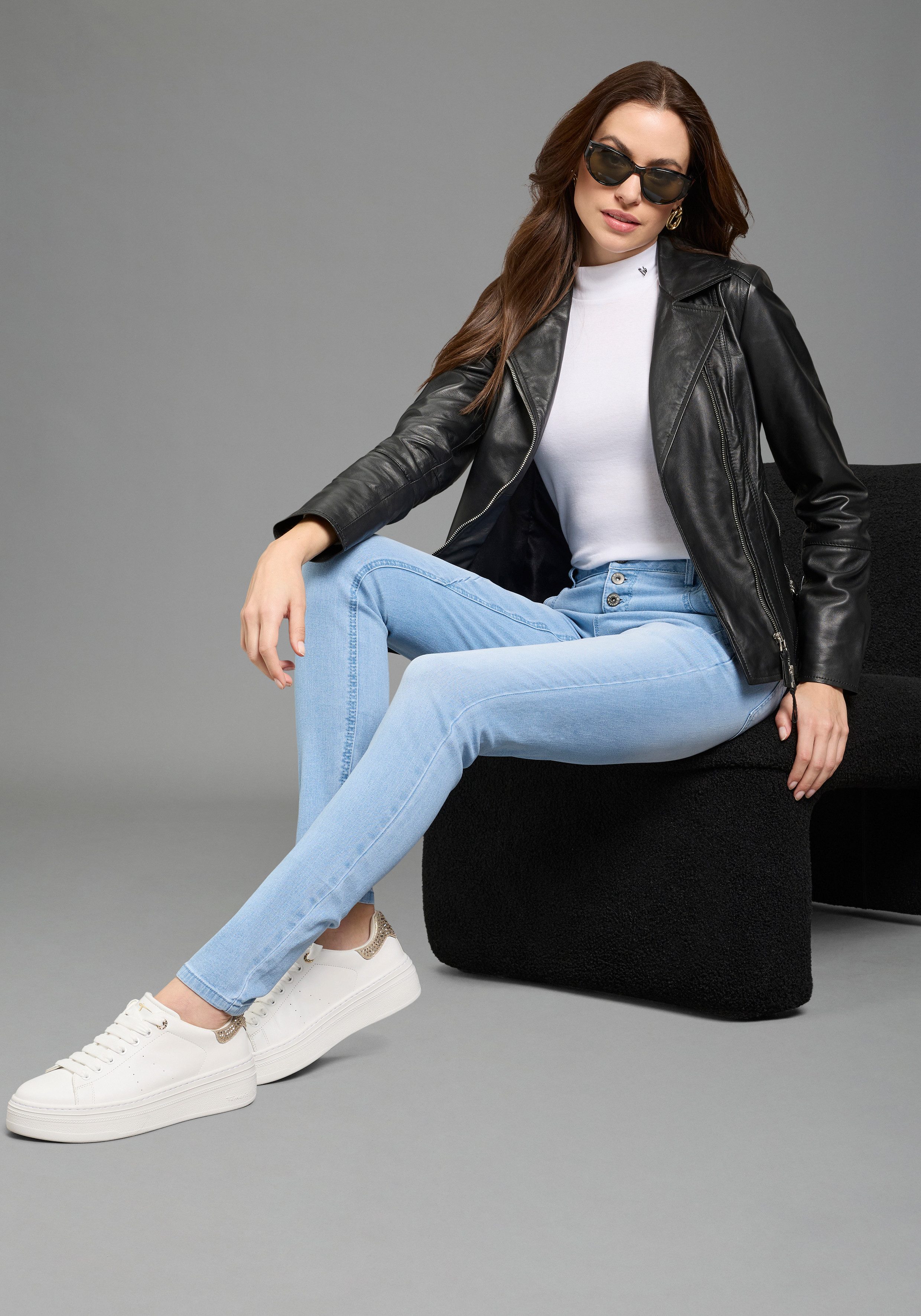Bruno Banani Skinny-fit-Jeans extraenger Schnitt, normale Leibhöhe, mit Gesäß- und Eingrifftaschen – Bild 5 von 5