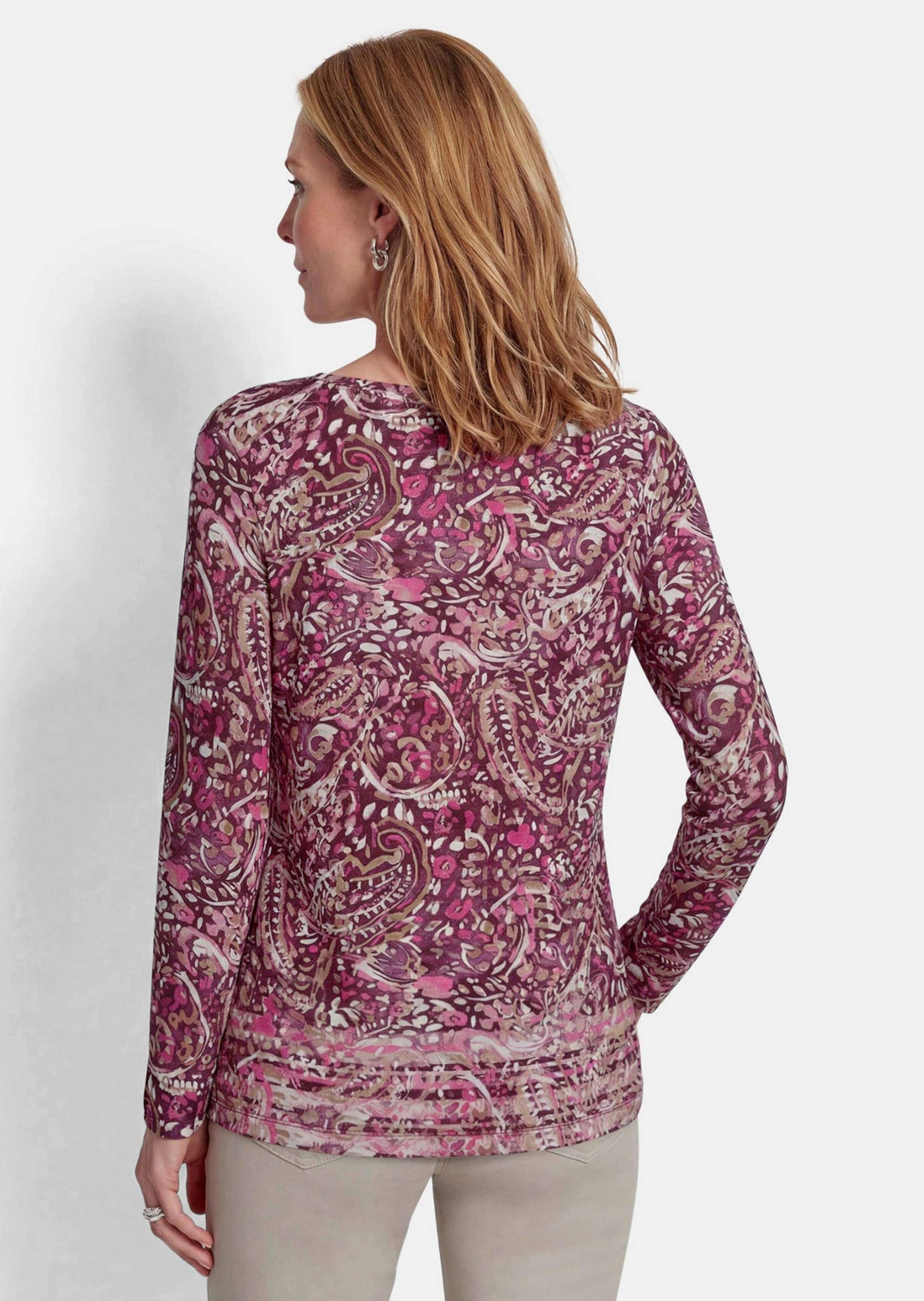 GOLDNER Print-Shirt Kurzgröße: Paisleyshirt mit U-Boot-Ausschnitt Gerades Jersey-Oberteil mit Raffung und Langarm