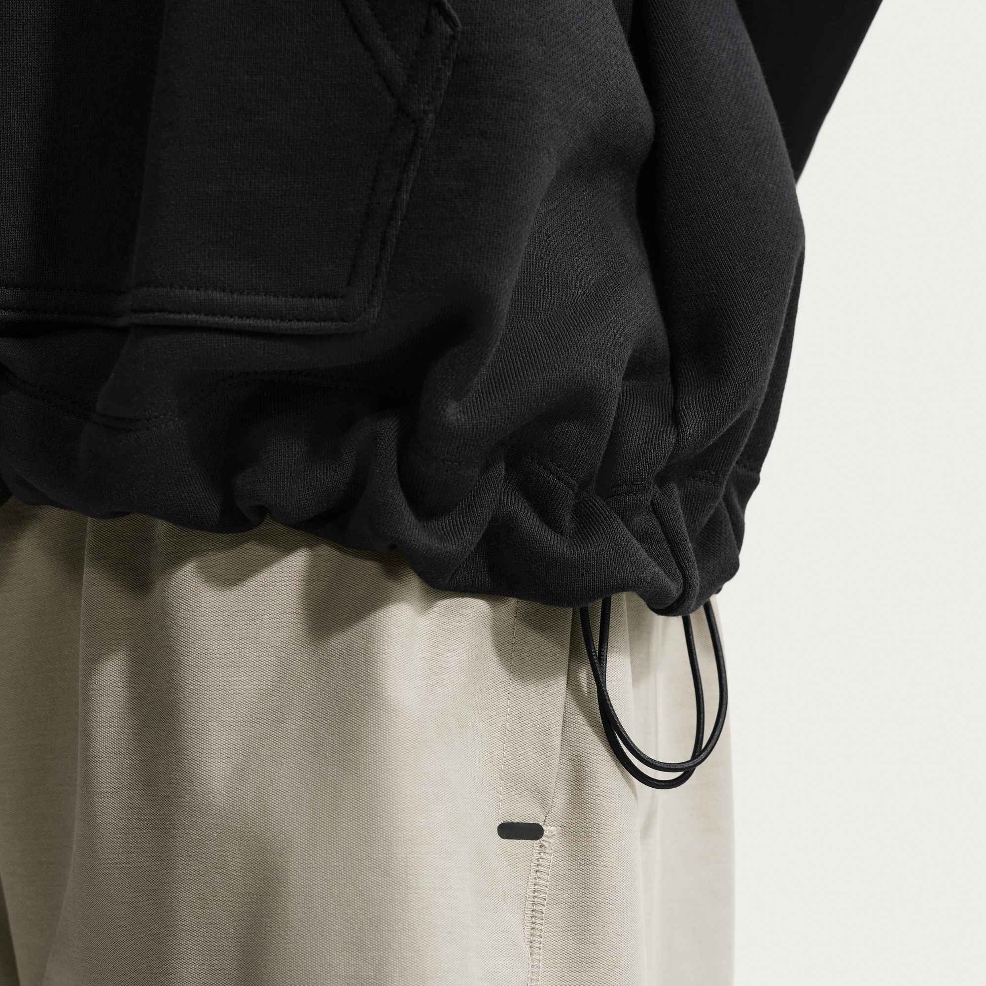Nike Sportswear Kapuzensweatshirt Nike Sportswear Club Men's French Terry Oversized Pullover Hoodie mit Kängurutasche, aus French-Terry-Material, in Oversize-Passform