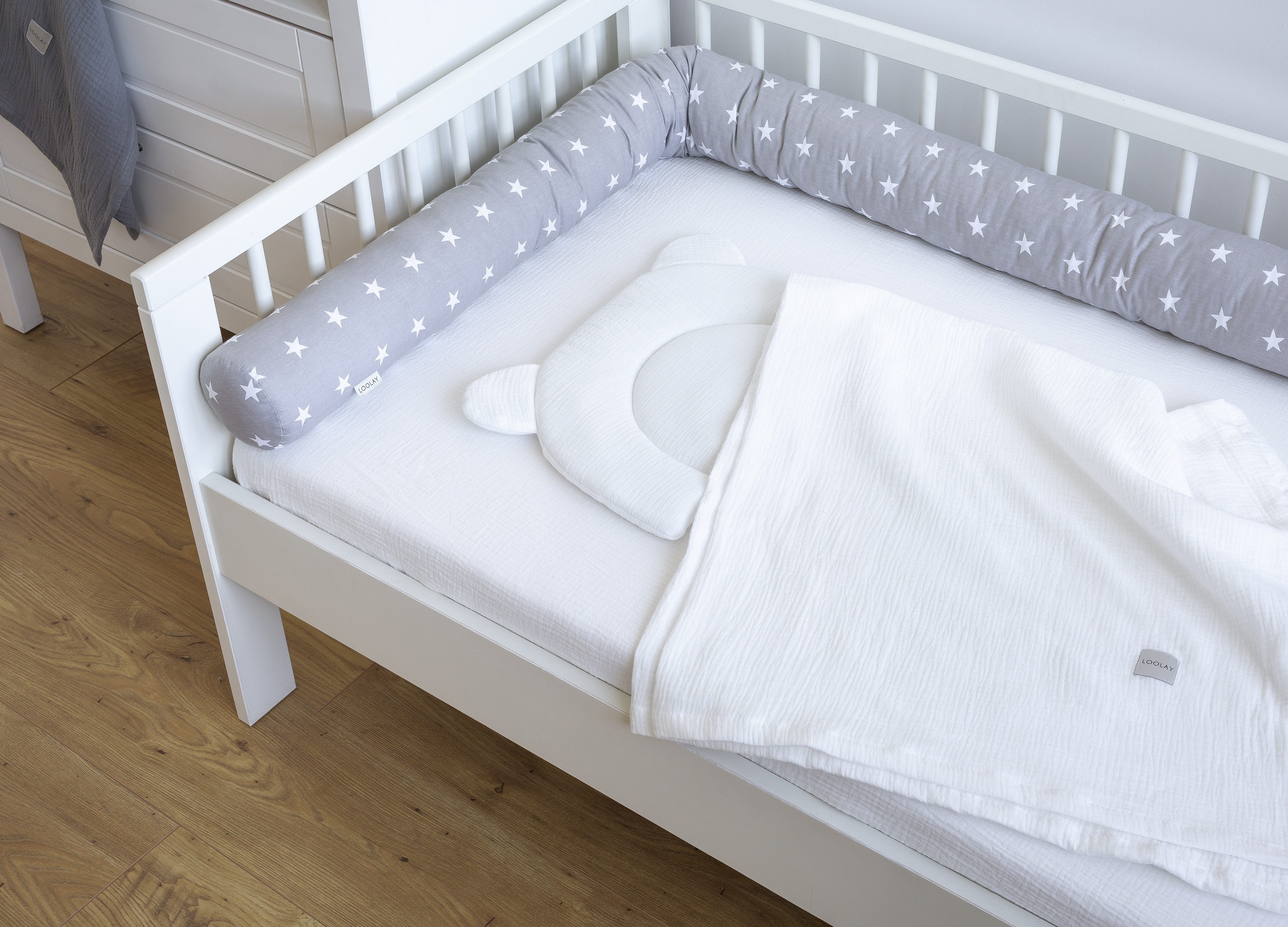 Loolay Nestchenschlange STERNE Grau BIO-Baumwolle Multifunktion PREMIUM Bettschlange Schlange, (Bettumrandung Krabbeldecke Babybett Umrandung Schlange Bett Kopfschutz, Zierkissen Bettrolle Dekokissen Zugluftstopper - Super GESCHENK), LOOLAY® - 100% Europäische Stoffe und Kleinserien-Nähen!