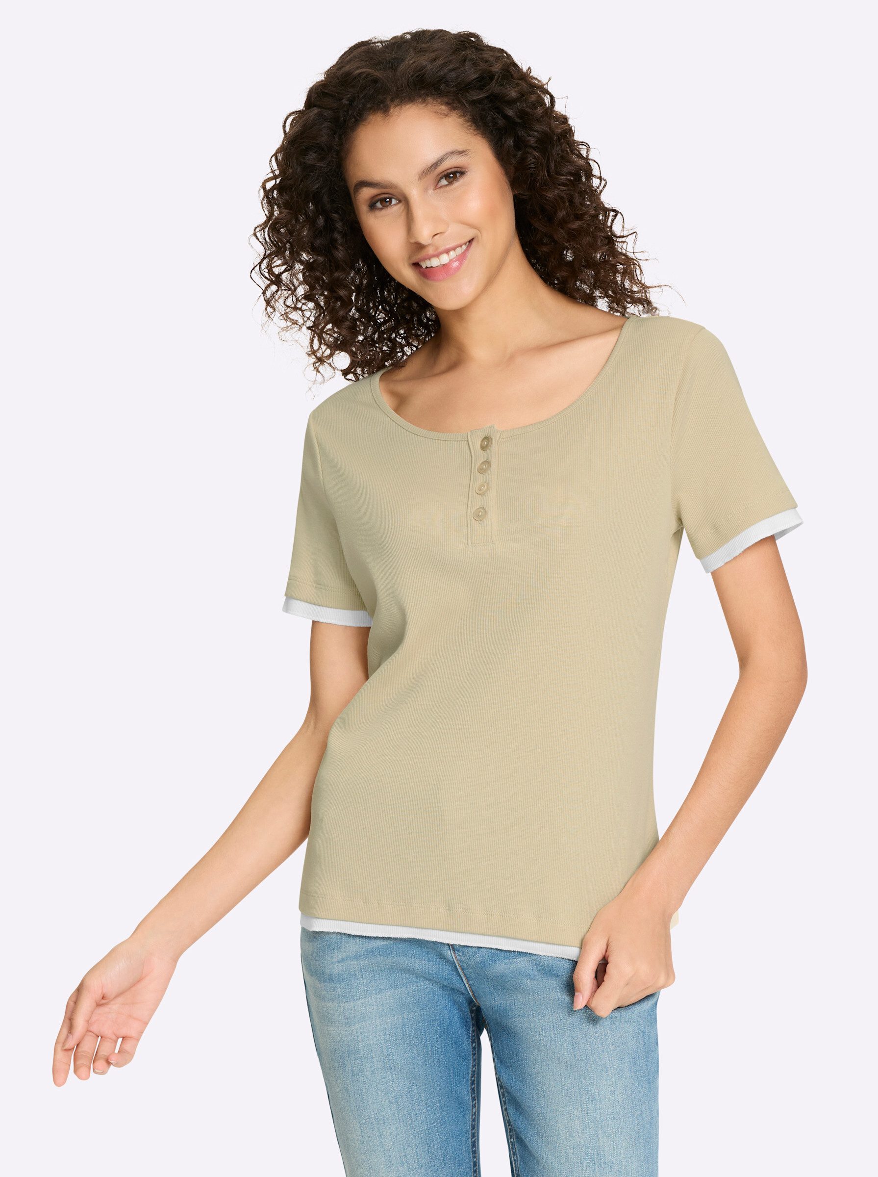 T-Shirt Shirt .