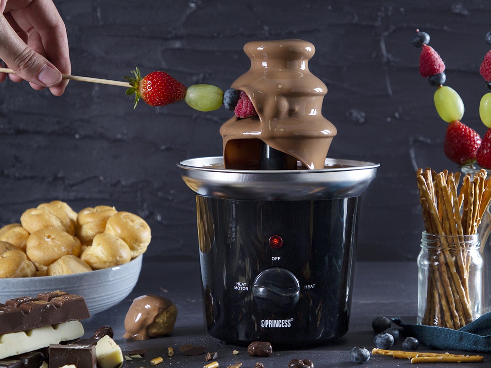 PRINCESS Schokoladenbrunnen, Schoko-Fondue klein Party-Brunnen mit Fließ & Schmelz-Funktion 3Ebenen