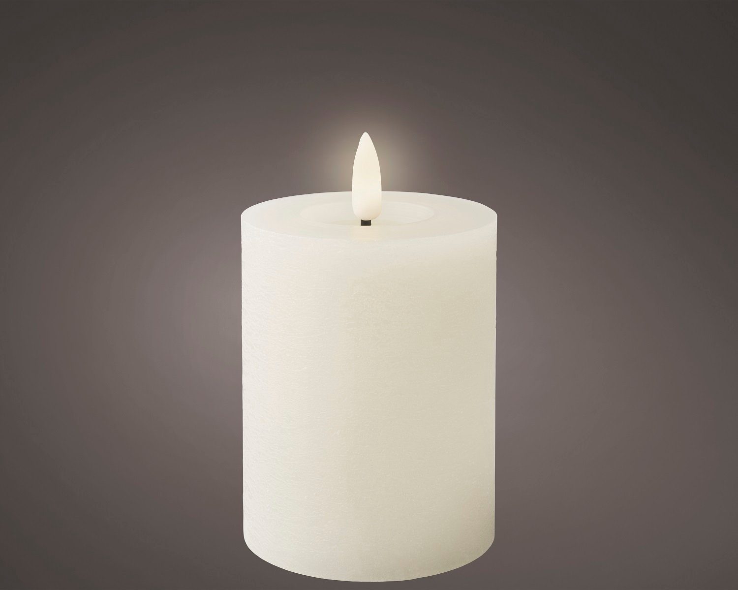 Lumineo LED-Christbaumkerzen Lumineo LED Wachskerze Weiß 11,2 x 7 cm, batteriebetrieben, 6h-Timer, Indoor, Flacker-Effekt, 2x AAA Batterien