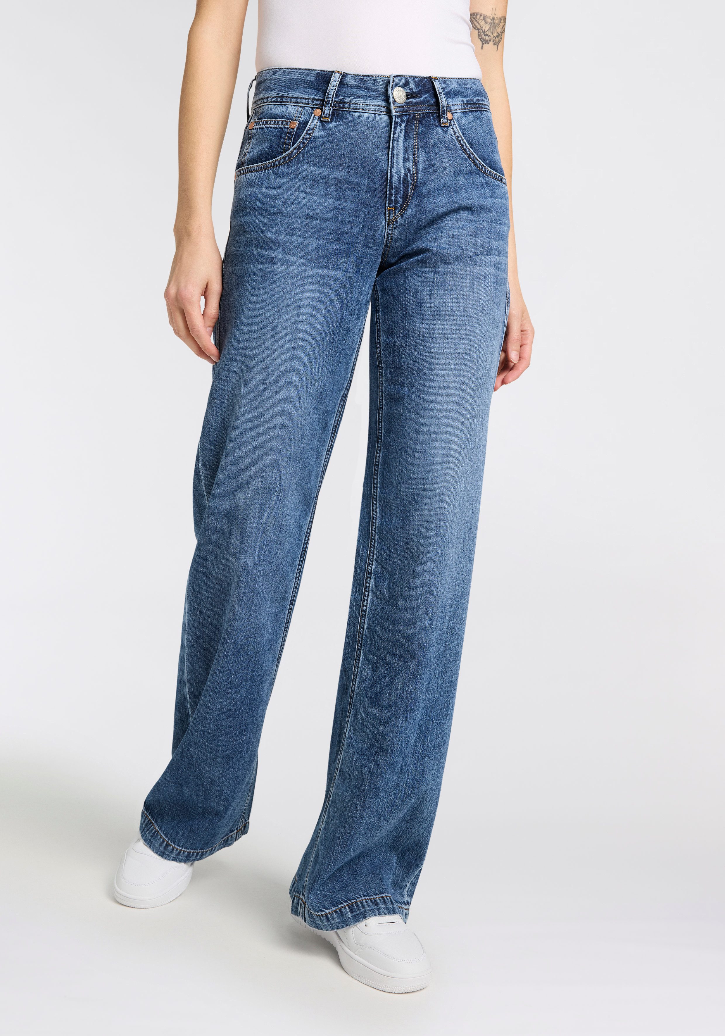 Herrlicher 5-Pocket-Jeans Edna Denim Light mit ausgestelltem Bein