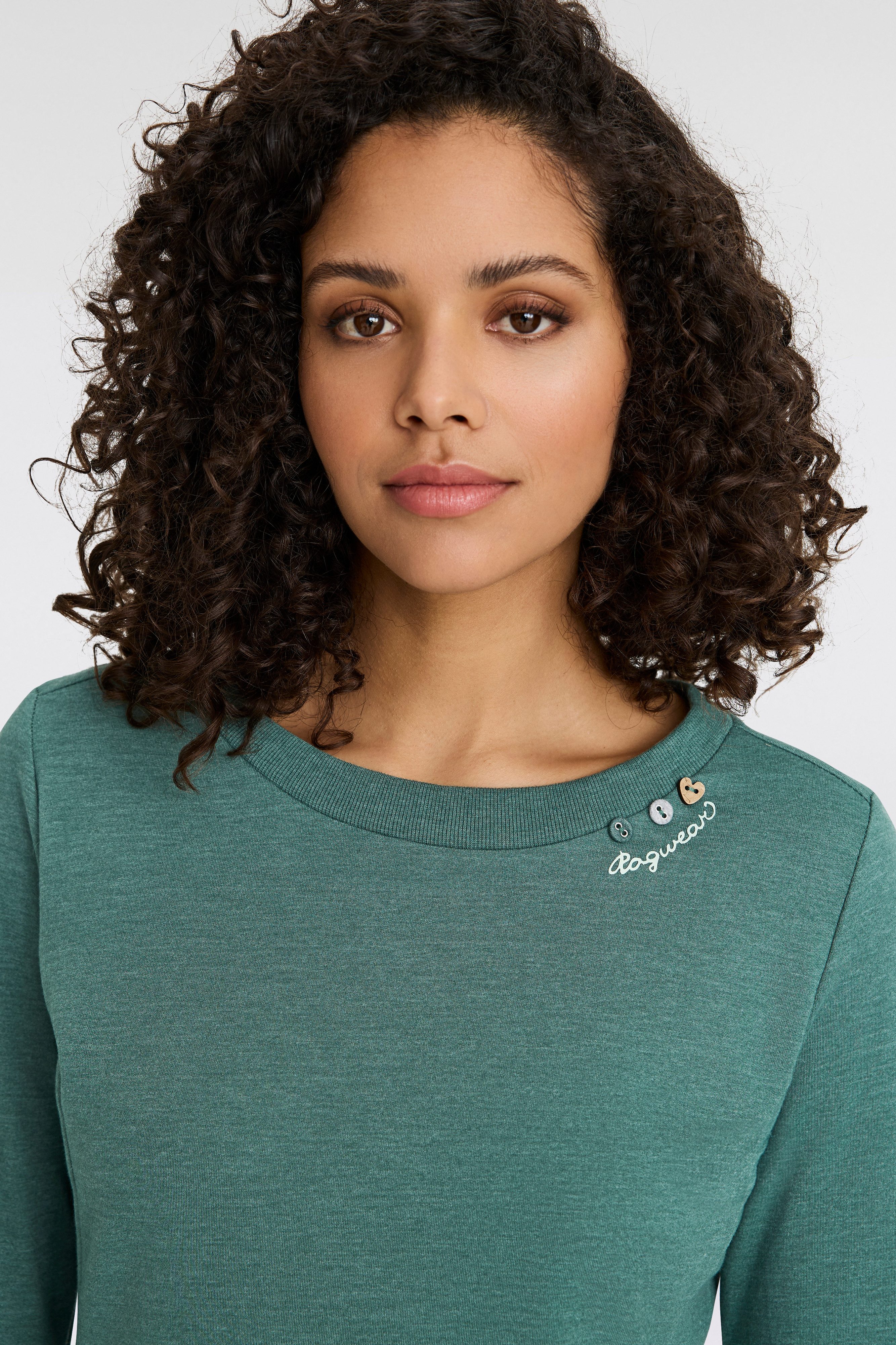 Ragwear Sweatkleid MENITA O mit veganer 3 Knopf-Applikation