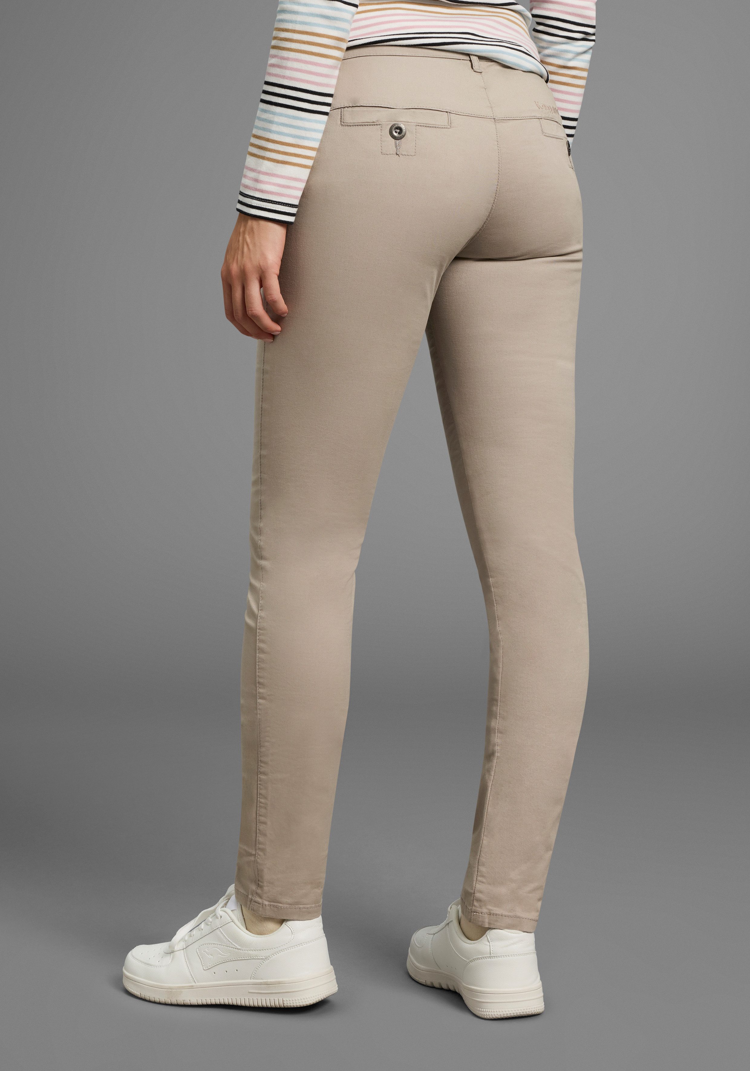 KangaROOS Chinohose (Set, 2-tlg., mit Gürtel) in schmaler Form, mit Kordel günstig online kaufen