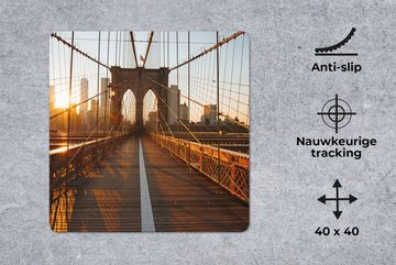 MuchoWow Gaming Mauspad Brooklyn Bridge in New York bei Sonnenuntergang (1-St), Mousepad mit Rutschfester Unterseite, Gaming, 40x40 cm, XXL, Großes