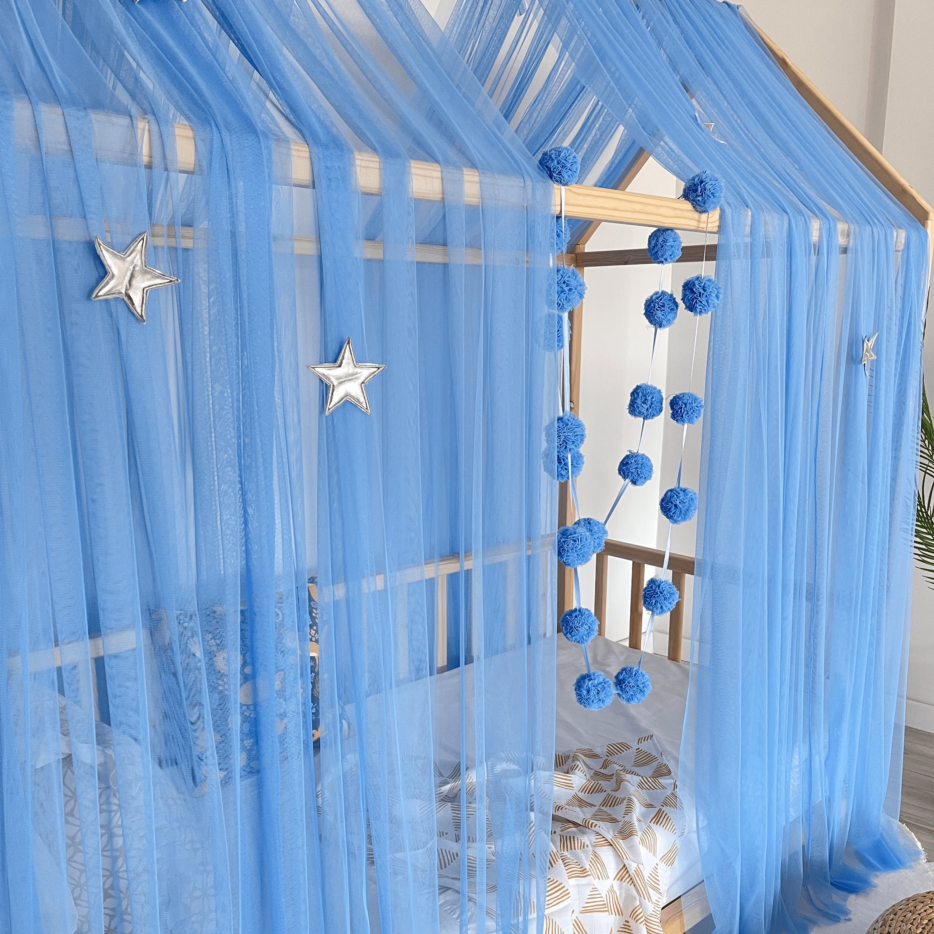 Baby Fancyroom Betthimmel Betthimmel Tüll Hausbett Kinderbett 2 Stück 340cm 380cm Montessori (3-tlg. Set mit 2x Betthimmel und einer 20er Pomponkette, Baldachin, Kinder Betthimmel Baldachin, Himmel Deko Set), Betthimmel für Hausbett Montessori