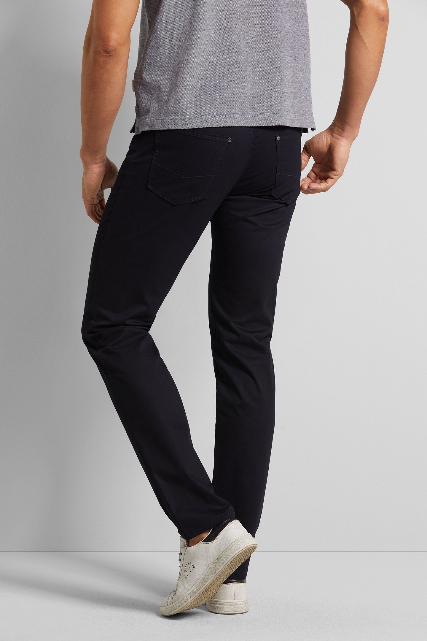 bugatti 5-Pocket-Hose langanhaltender Farbechtheit mit blau