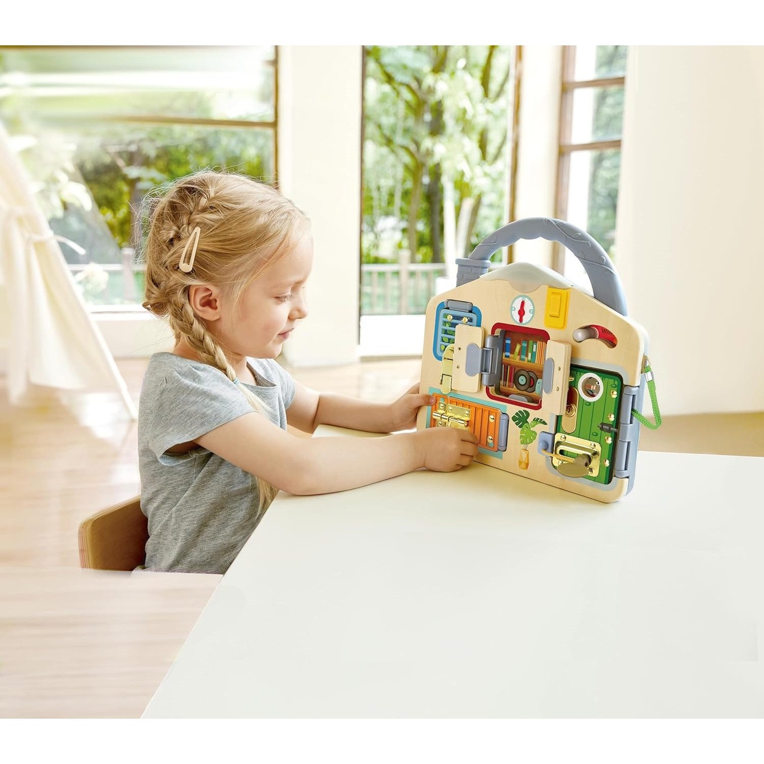 Hape Lernspielzeug E1111 Spiele-Tafel Schloss & Schlüssel günstig online kaufen