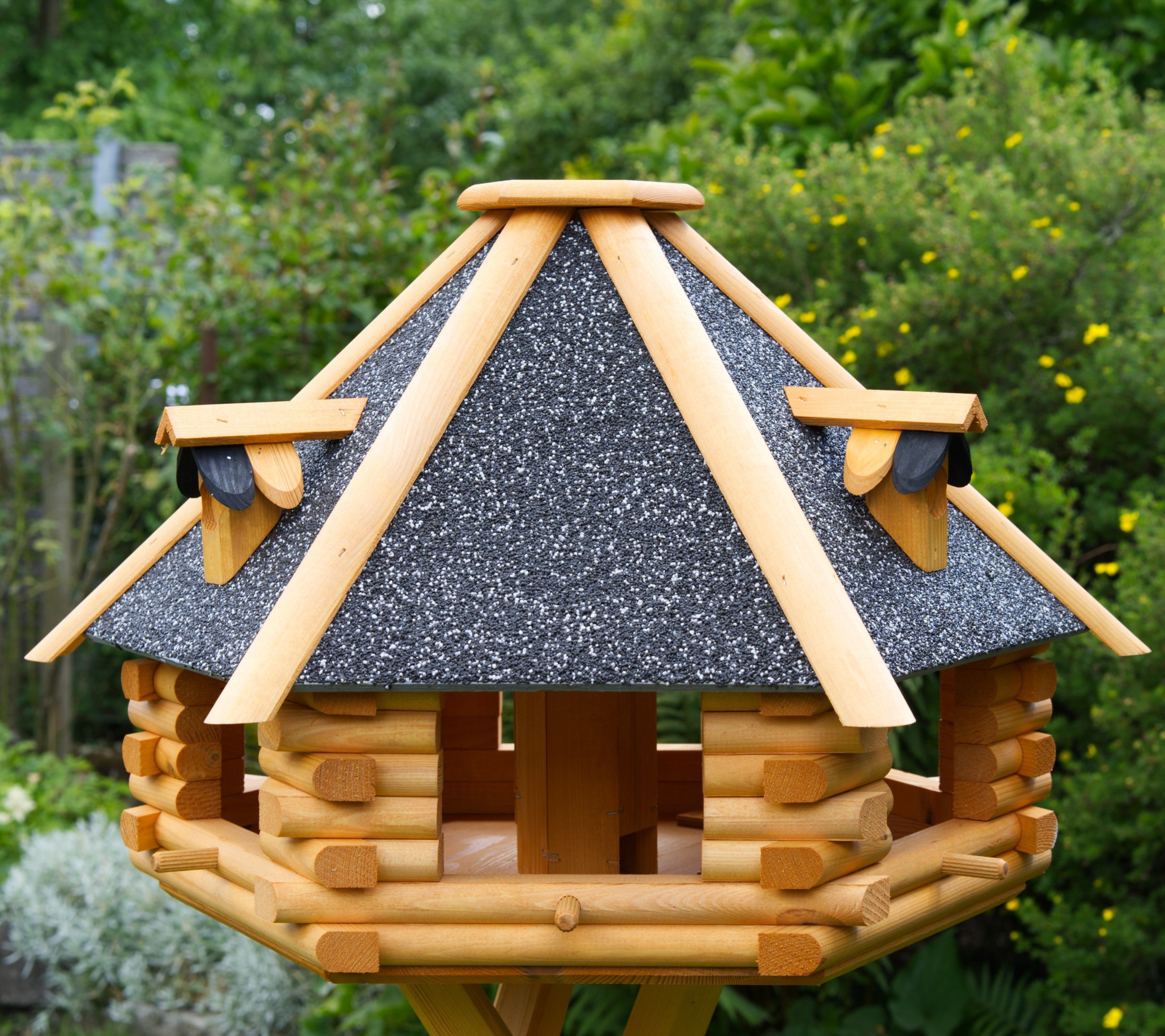 Vogelhaus XXL Luxus Vogelhaus wahlweise mit Ständer und Solarbeleuchtung