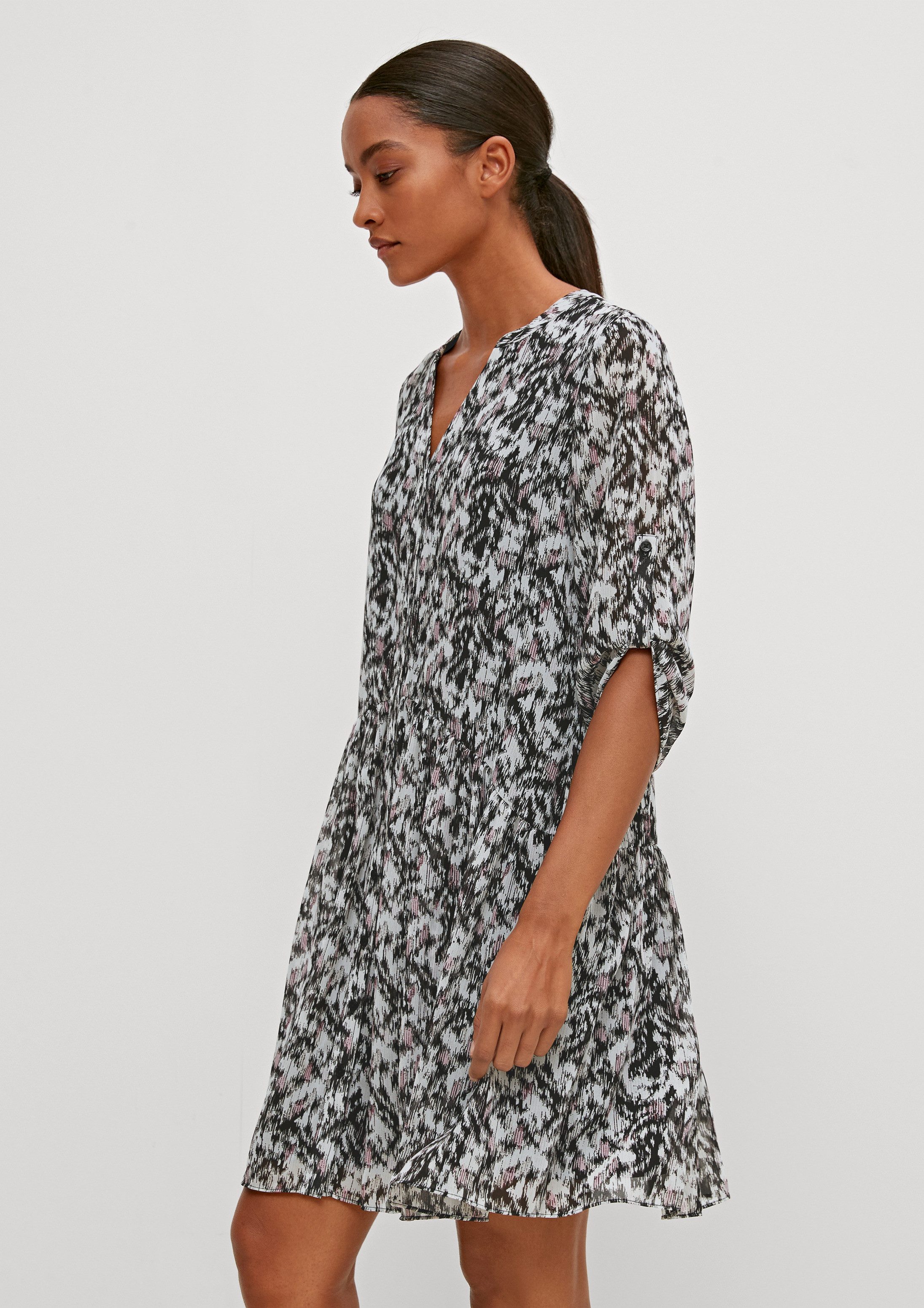 comma Minikleid Kleid Zartes Kleid mit Knopfleiste
