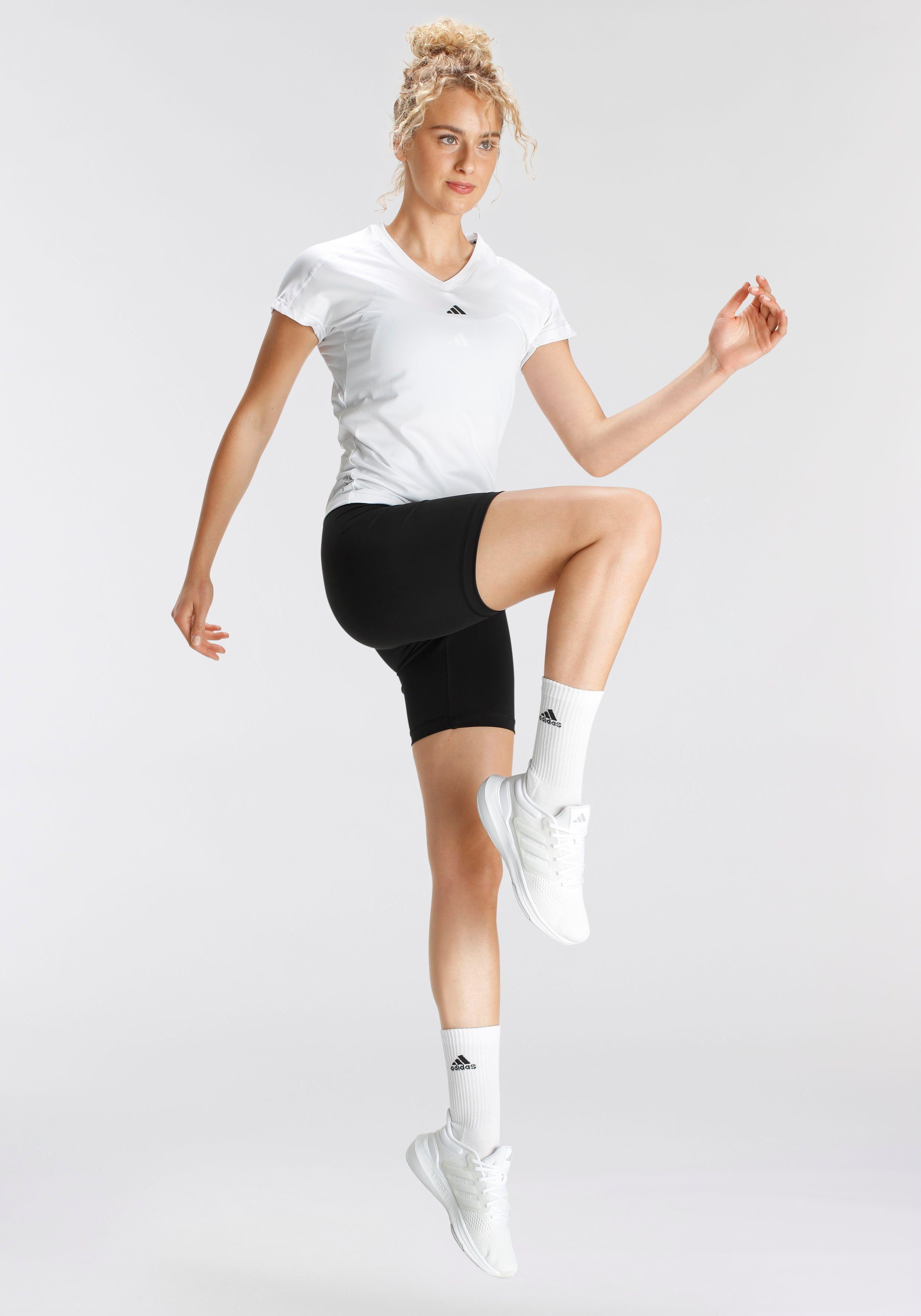 Performance V-NECK MINIMAL ESSENTIALS T-Shirt White AEROREADY BRANDING TRAIN adidas