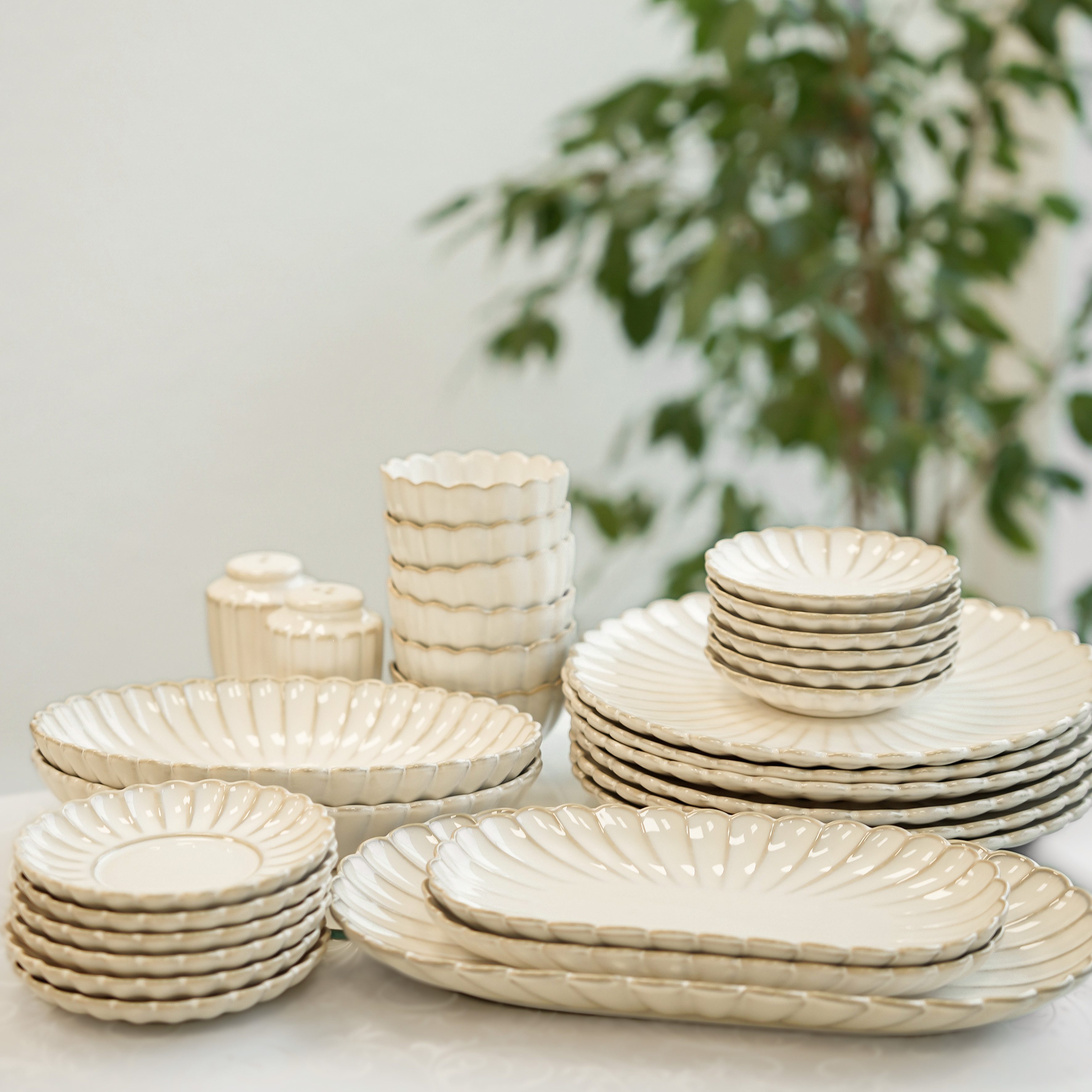 Almina Geschirr-Set Bloomy 31-tlg. Frühstücks-Set aus hochwertigem Porzellan (31-tlg), 6 Personen, Porzellan, geeignet für 6 Personen, 31-teilig