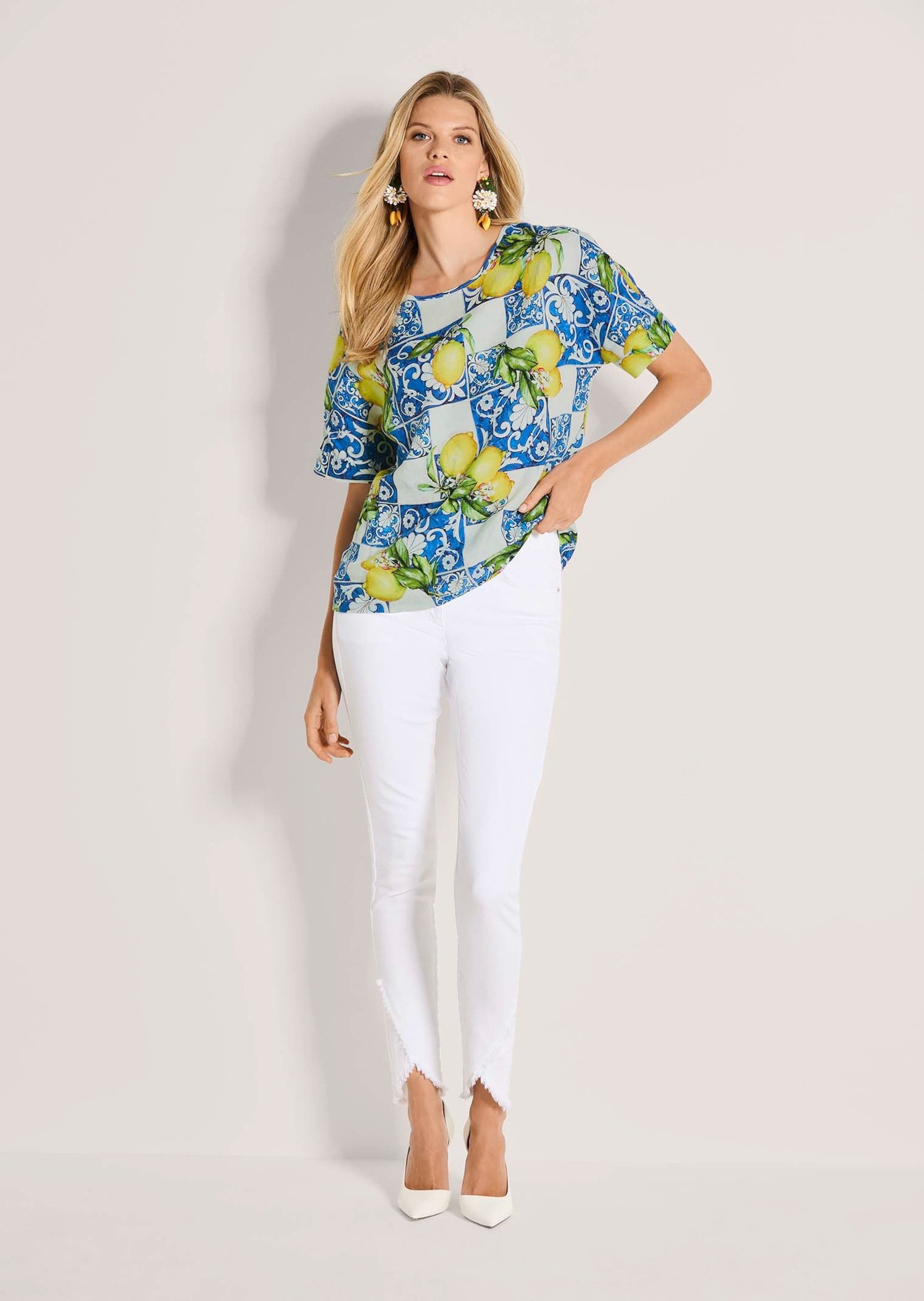 MADELEINE Kurzarmbluse Sommerbluse mit mediterranem Print Druckbluse mit Ru günstig online kaufen