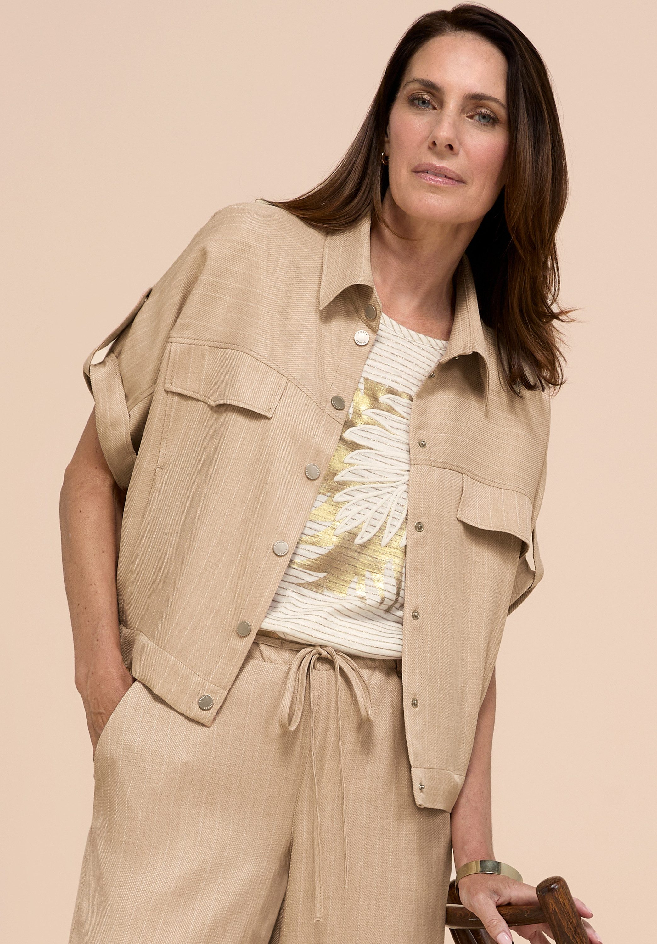 bianca Blusenjacke EMI mit dezentem Streifen und vielen Details
