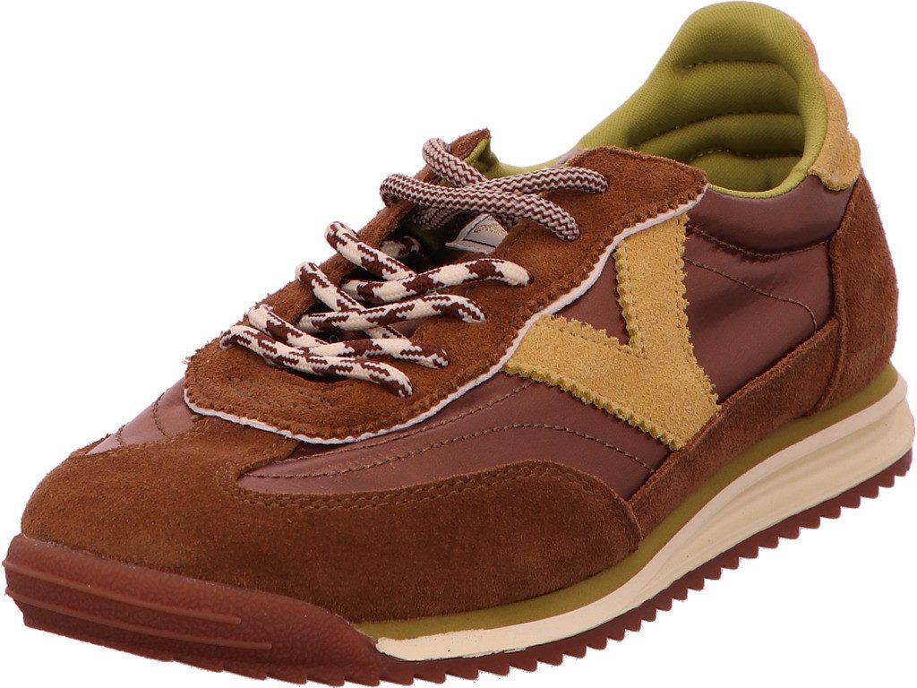 Victoria Sneaker