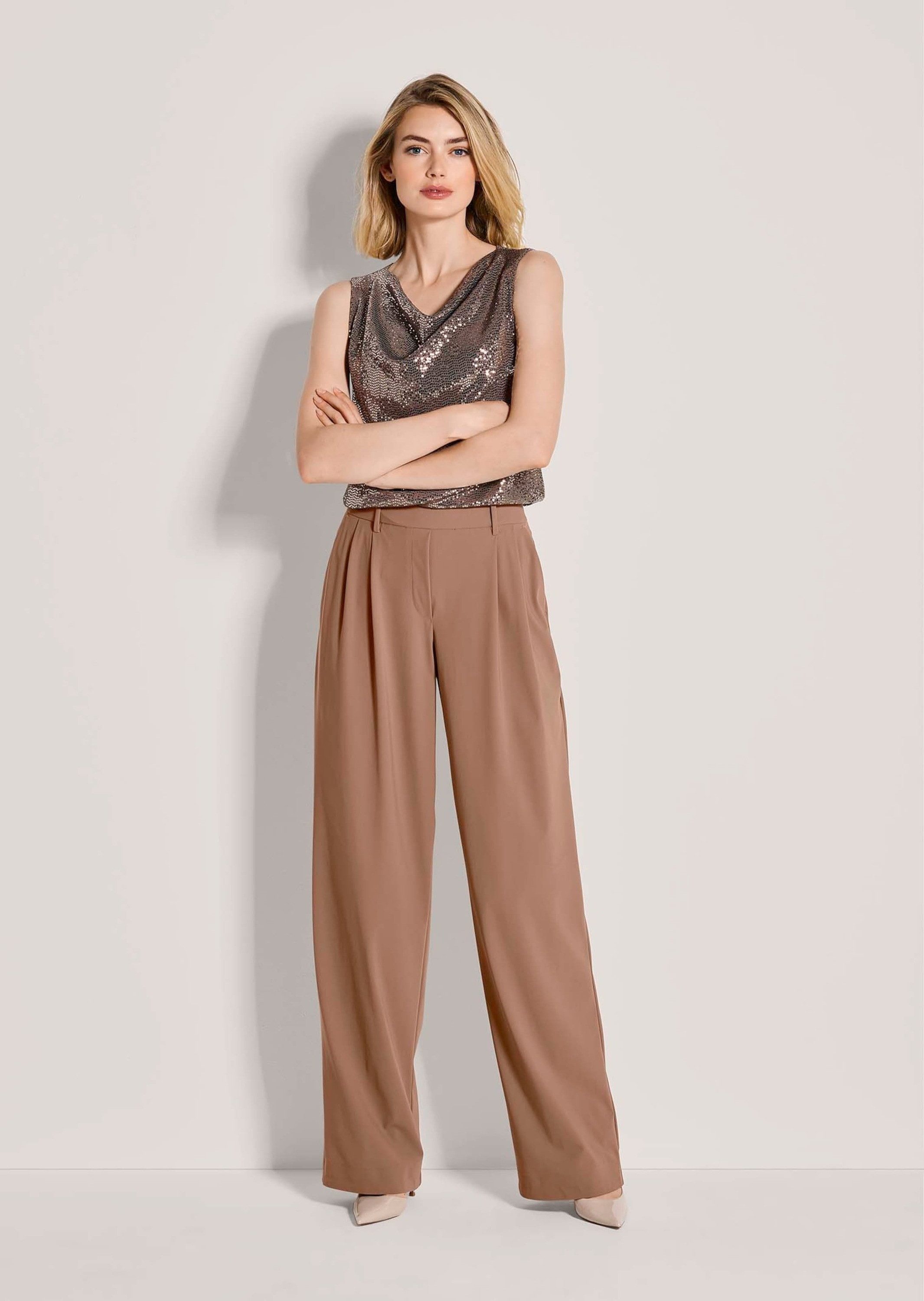 Schlupfhose Kurzgröße: Elegante Schlupfhose mit weitem Bein