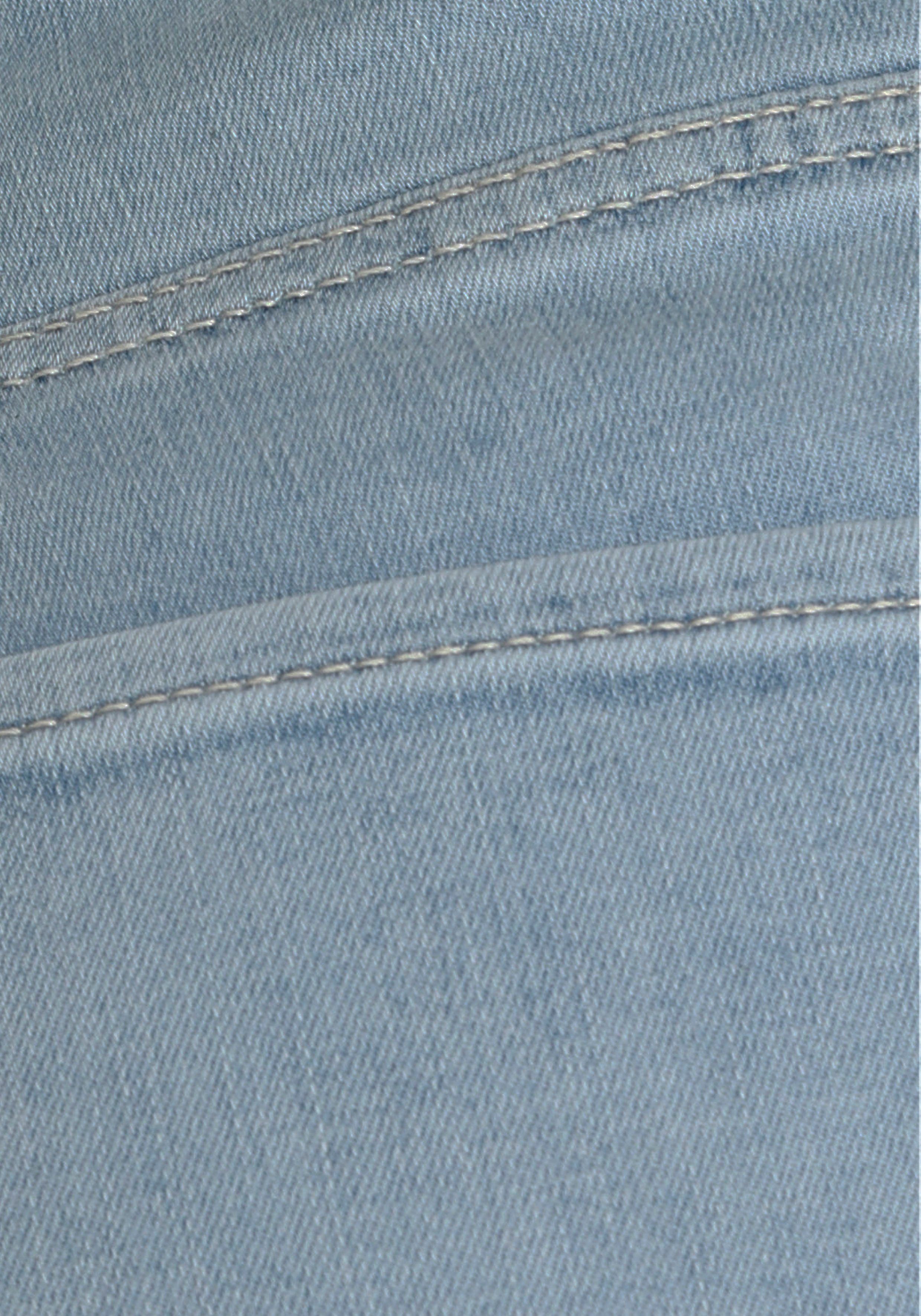 MAC 3/4-Jeans Dream bleached Kick light Saum ausgestellt und modisch blue leicht verkürzt