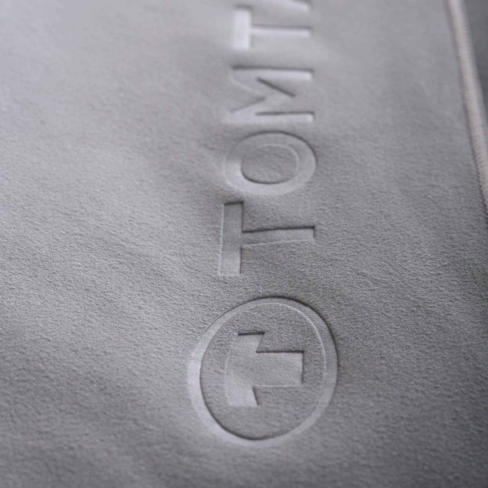 TOM TAILOR HOME Sporthandtuch Fitnesstuch COLOR BATH, Microfaser (1-St), Logo Prägung, Mikrofaser, weich, schnell trocknend