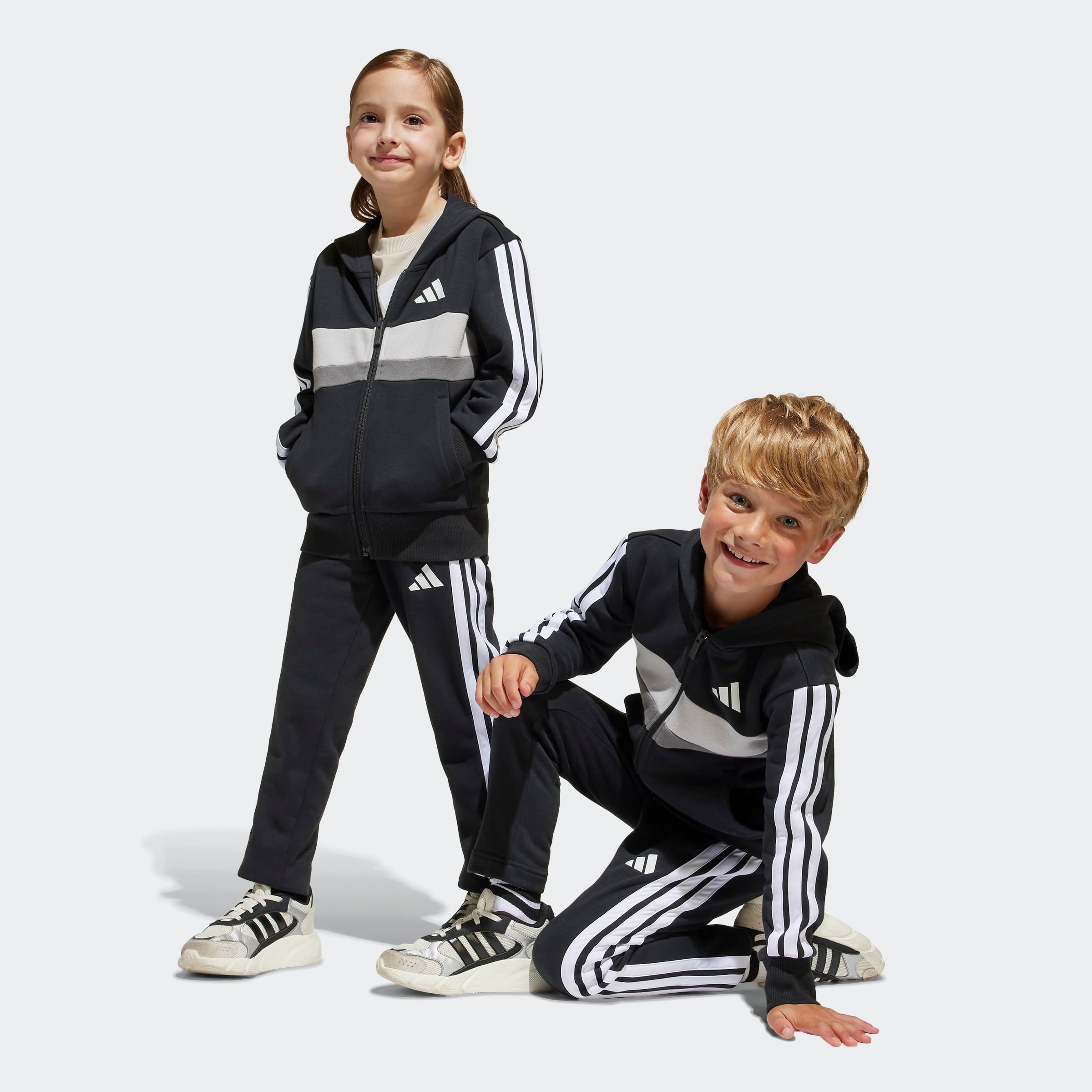adidas Sportswear Trainingsanzug SEASONAL ESSENTIALS TIBERIO 3-STREIFEN KIDS (2-tlg)