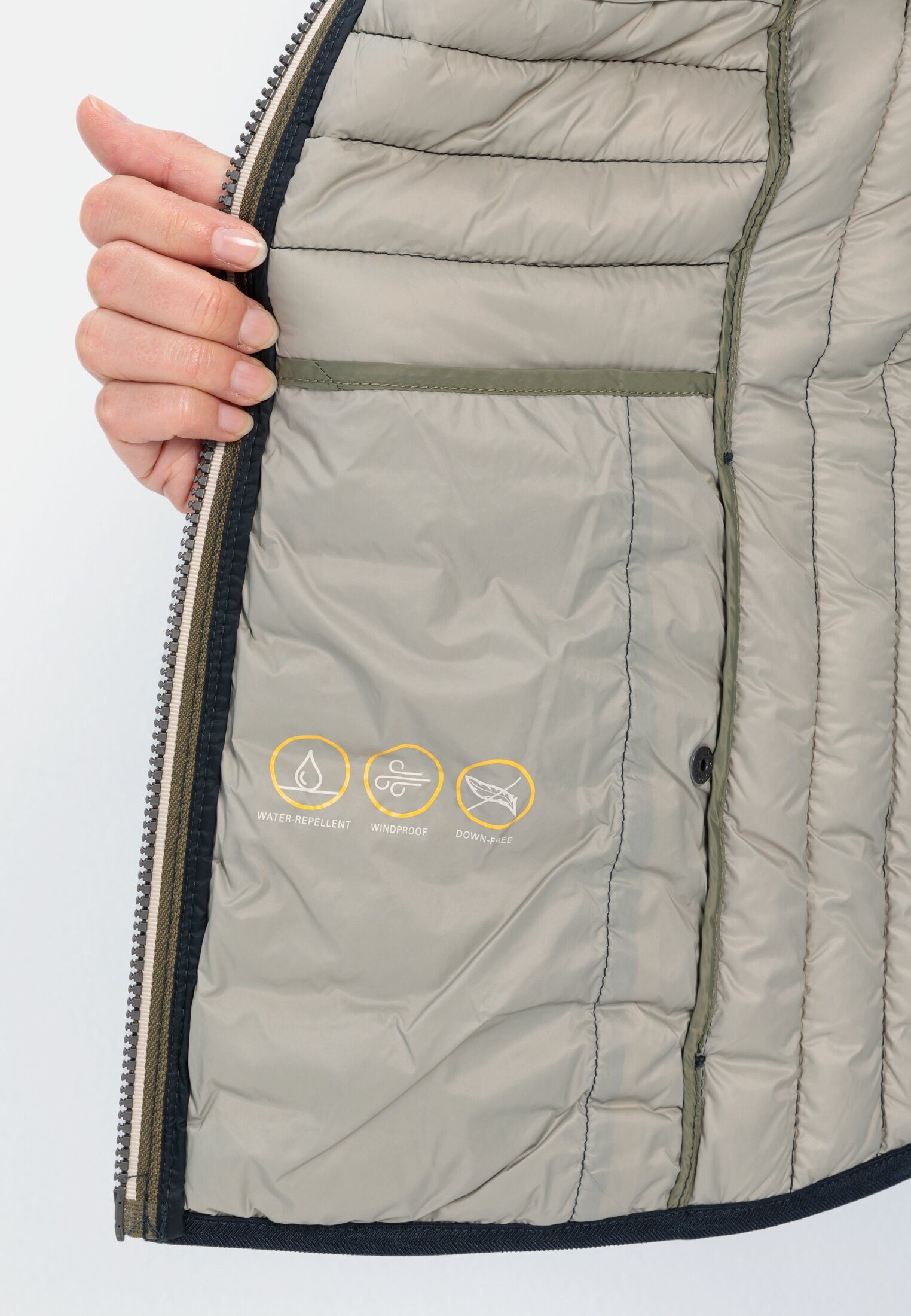 camel active Steppweste Steppweste aus recyceltem Polyamid ärmellos mit Stehkragen