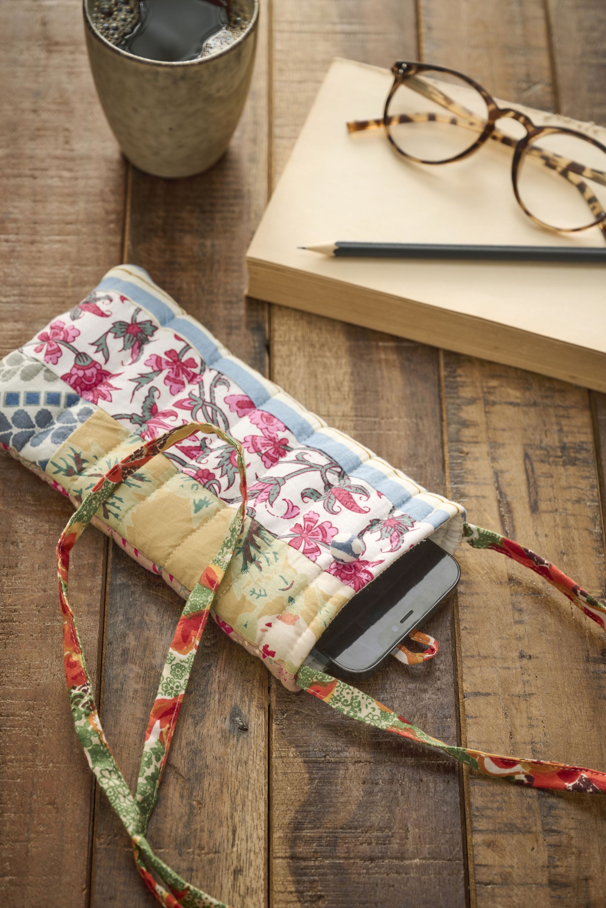 Ib Laursen Umhängetasche Ib Laursen - Handytasche Handtasche Kleine Tasche Wattiert Patchwork