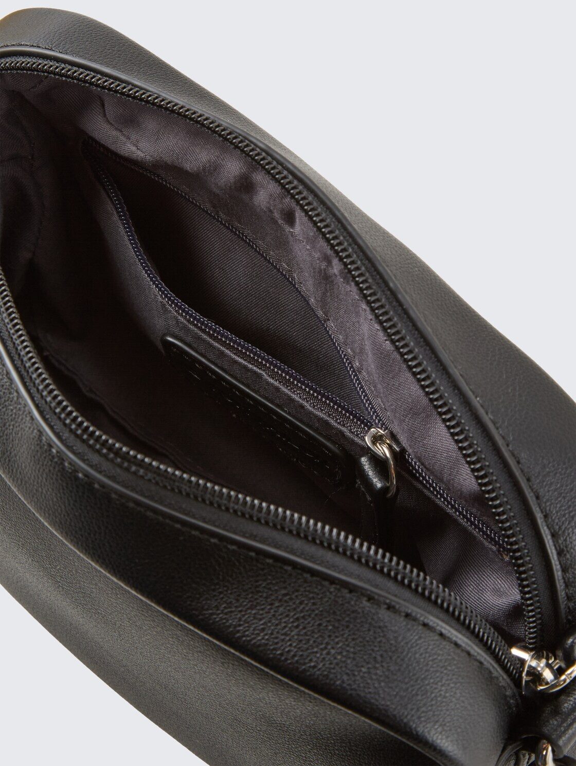 TOM TAILOR Kameratasche Bags, TTTATIANA Umhängetasche mit gemustertem Webriemen