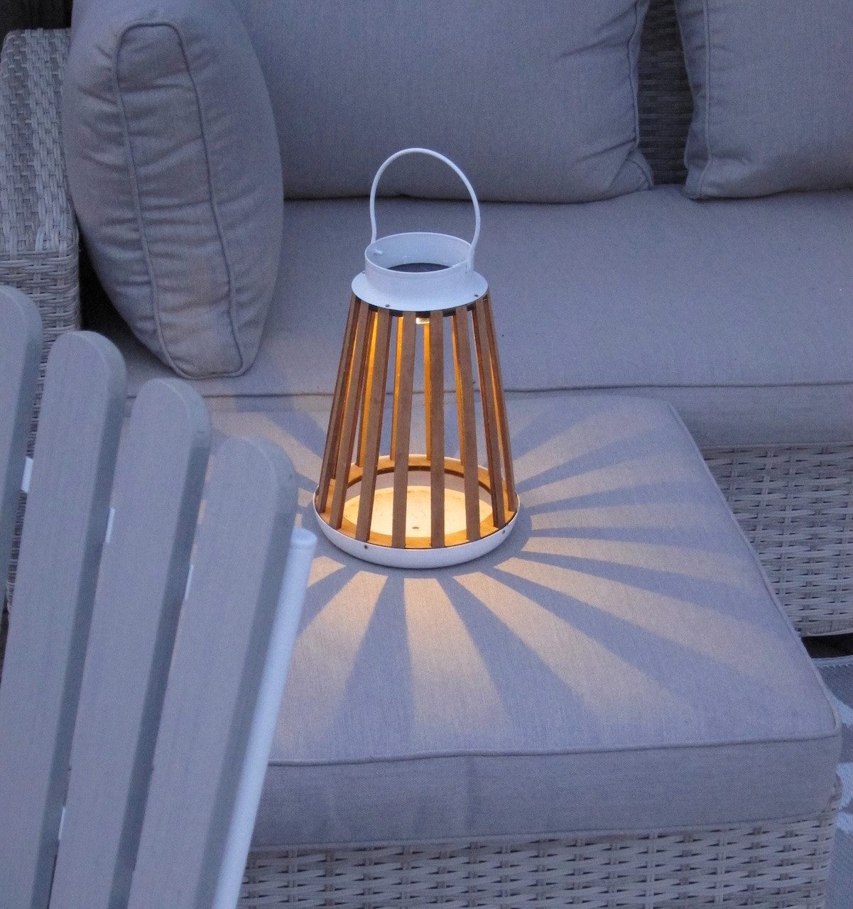 STAR TRADING LED Solarleuchte Catania Laterne 28 cm Metall Beige, LED fest integriert