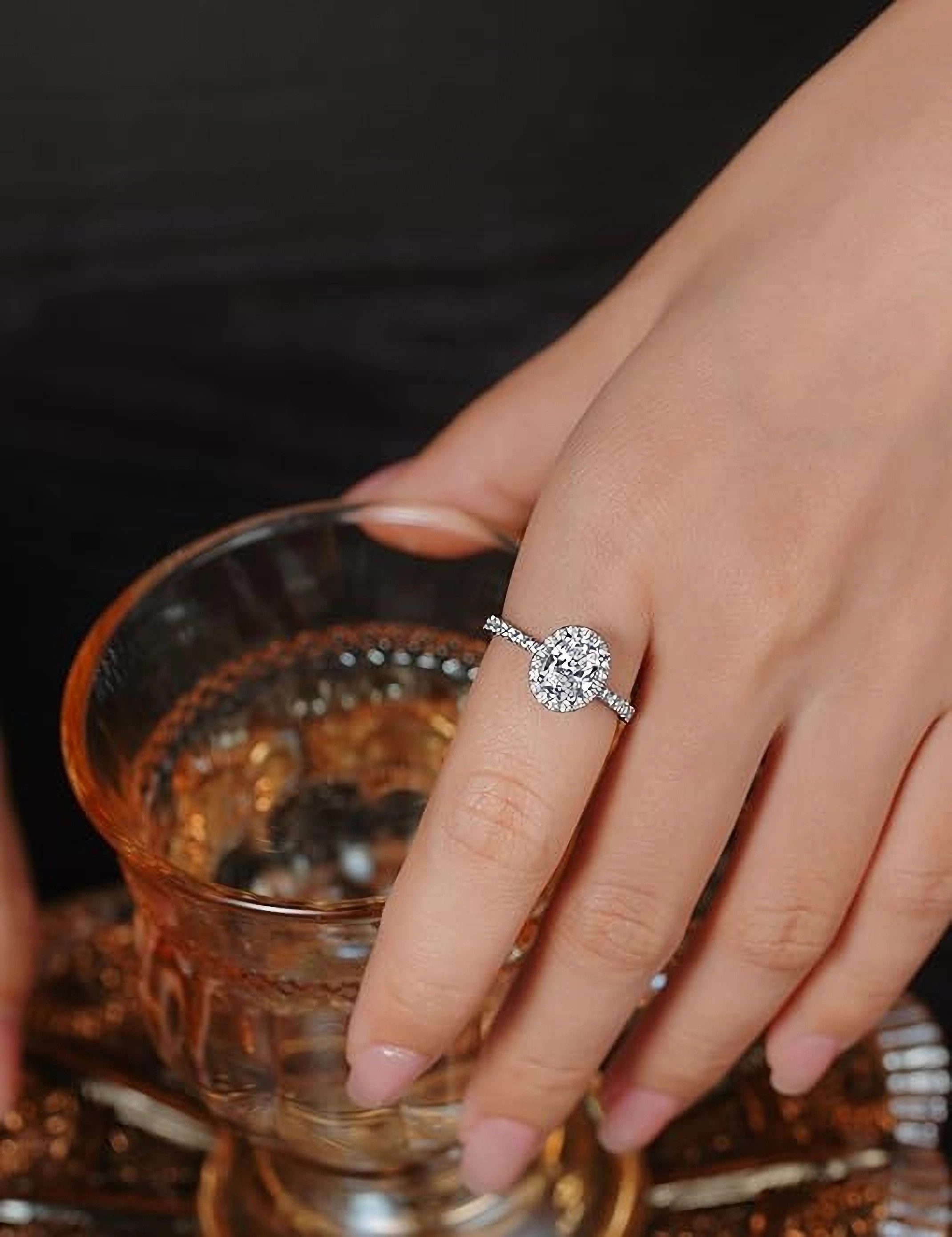 Jumpeak Trauring 14 KaratGold, 1ct Diamant im Ovalschliff, Labordiamant, D VS1 2ex, Mit IGI-Zertifikat, Jubiläumsring, Geschenk für ein Mädchen