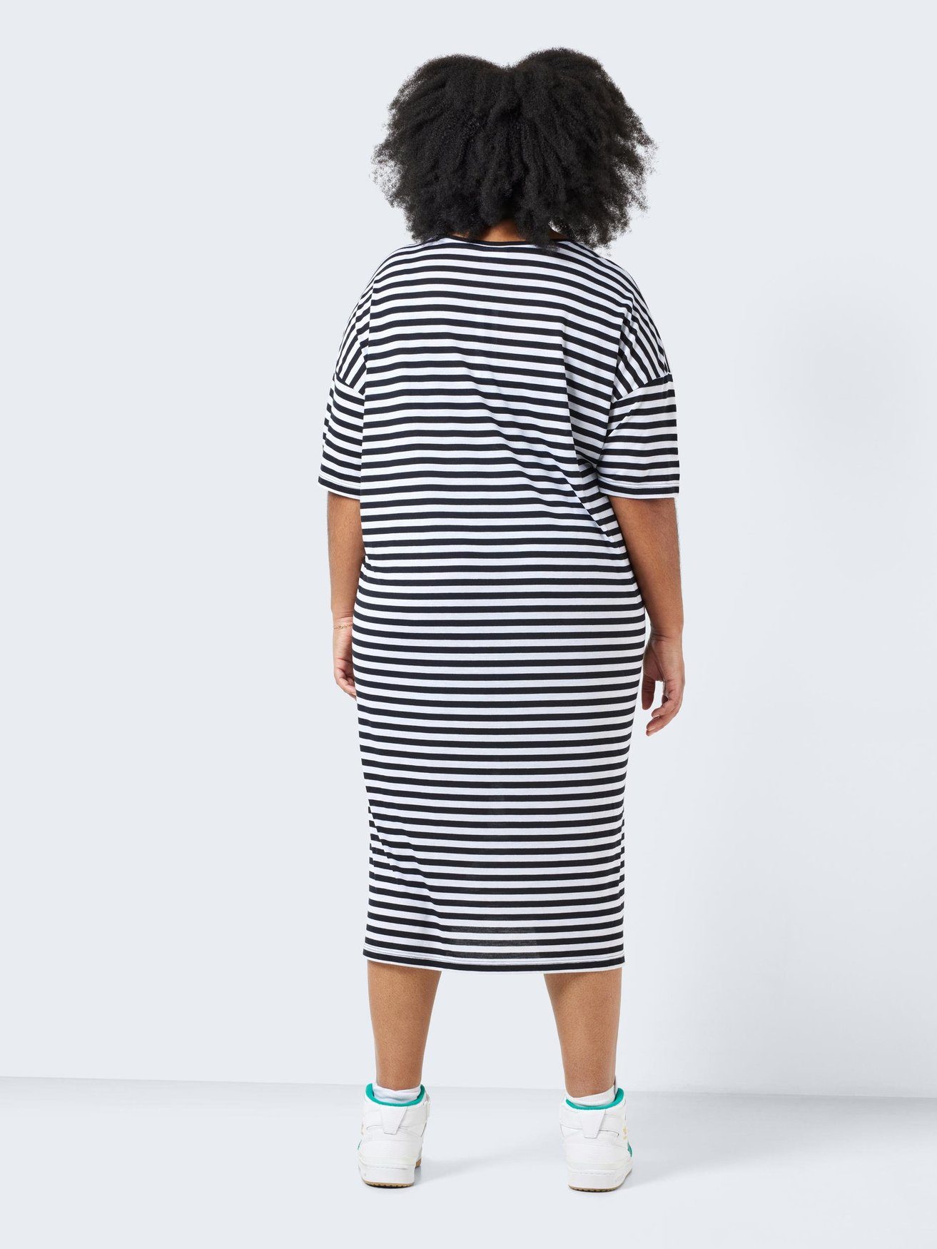 Noisy may Shirtkleid 2/4 Arm Curve günstig online kaufen
