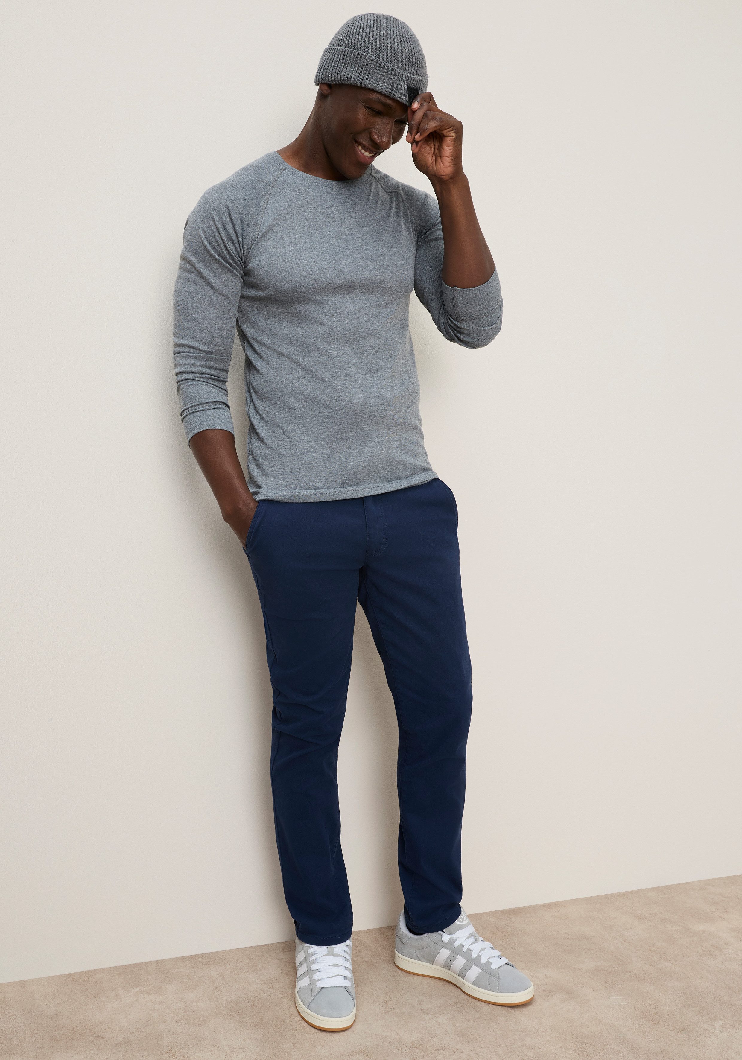 Zum Outfit 9