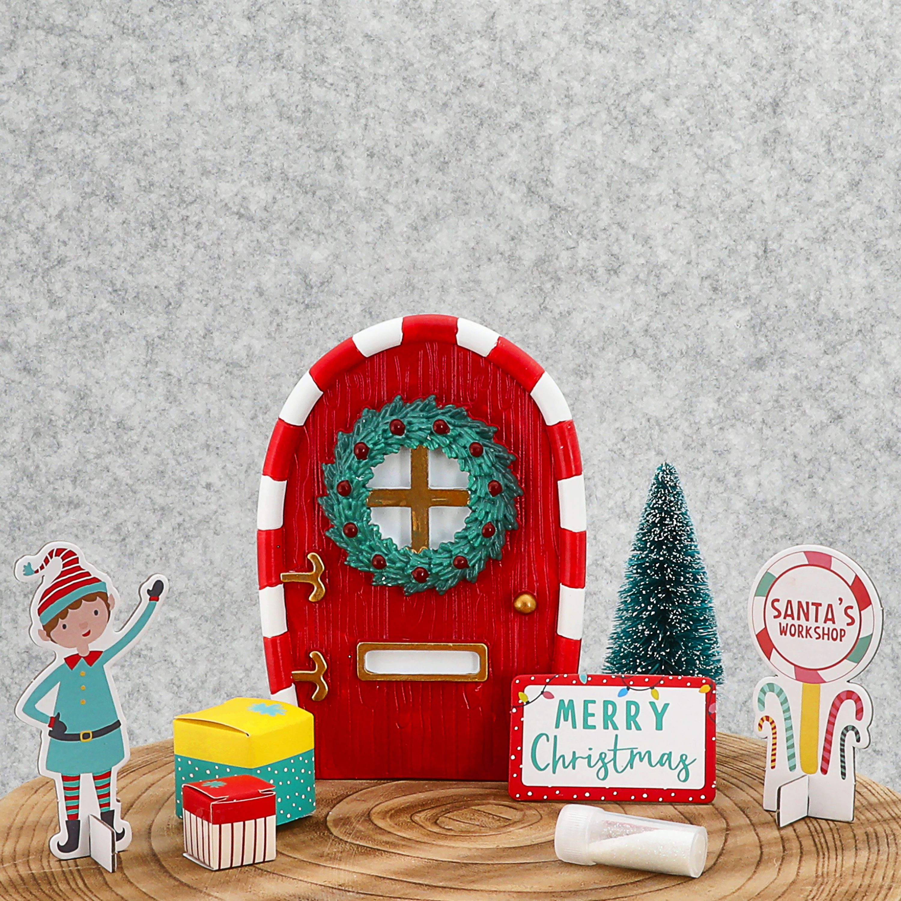 CEPEWA Dekoobjekt Wichteltür DIY Set 9tlg.Tür Tanne Schnee Elf Türmatte Schild Sticker