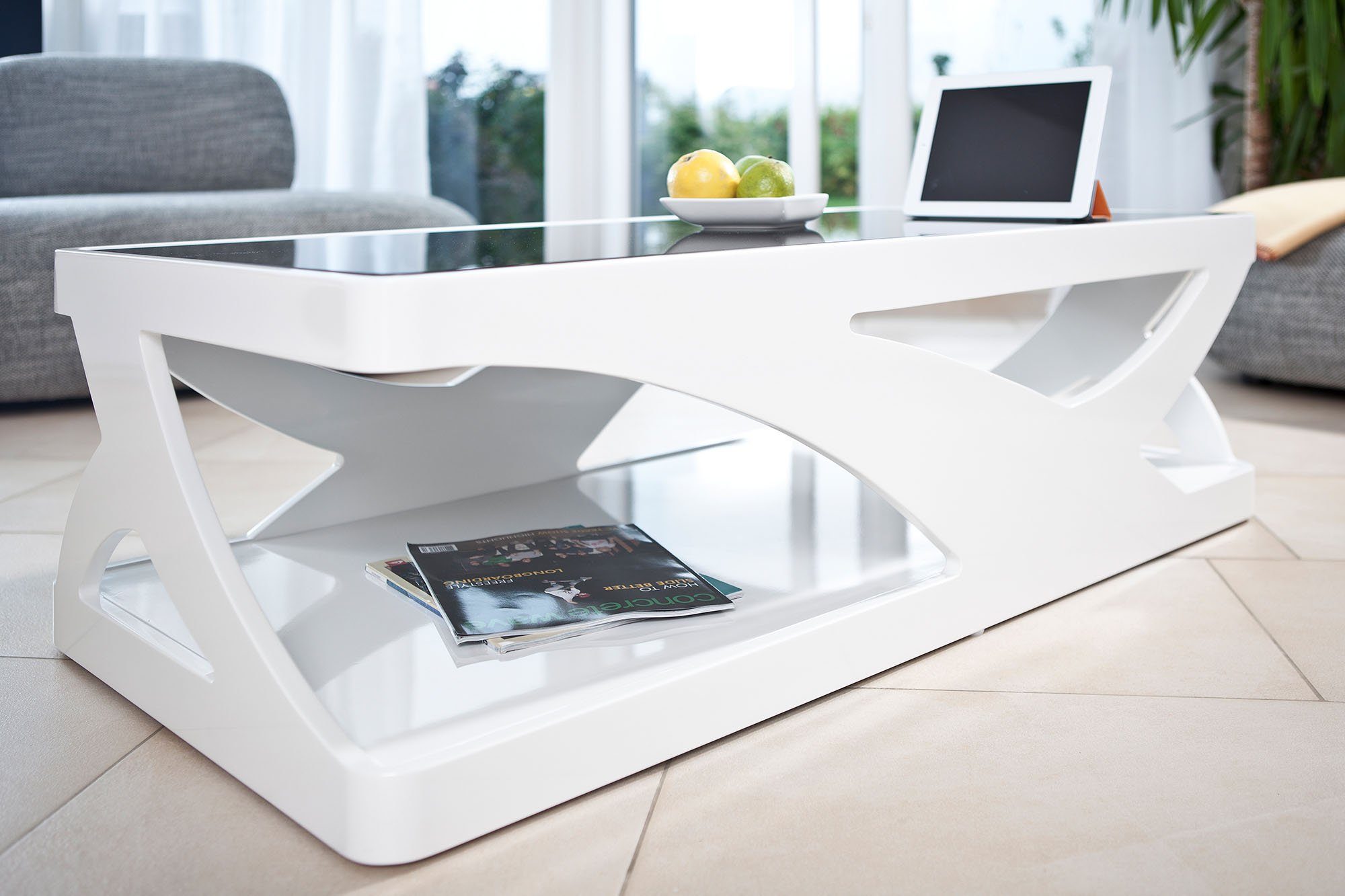 SalesFever Couchtisch Lacona Coffeetable mit stilvollem Aussehen, Schwarzglasplatte: Eleganz in Rechteck oder Quadrat