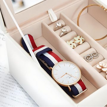 Retoo Schmuckkasten Schmuckkästchen Schmuckkasten Schmuckkoffer Reise Jewelry Box Creme (SET, Koffer Schlüssel Rutschfeste Beine Originalverpackung Anleitung), Spiegel und Verschluss dem Schlüssel Praktische Anordnung der Schachte