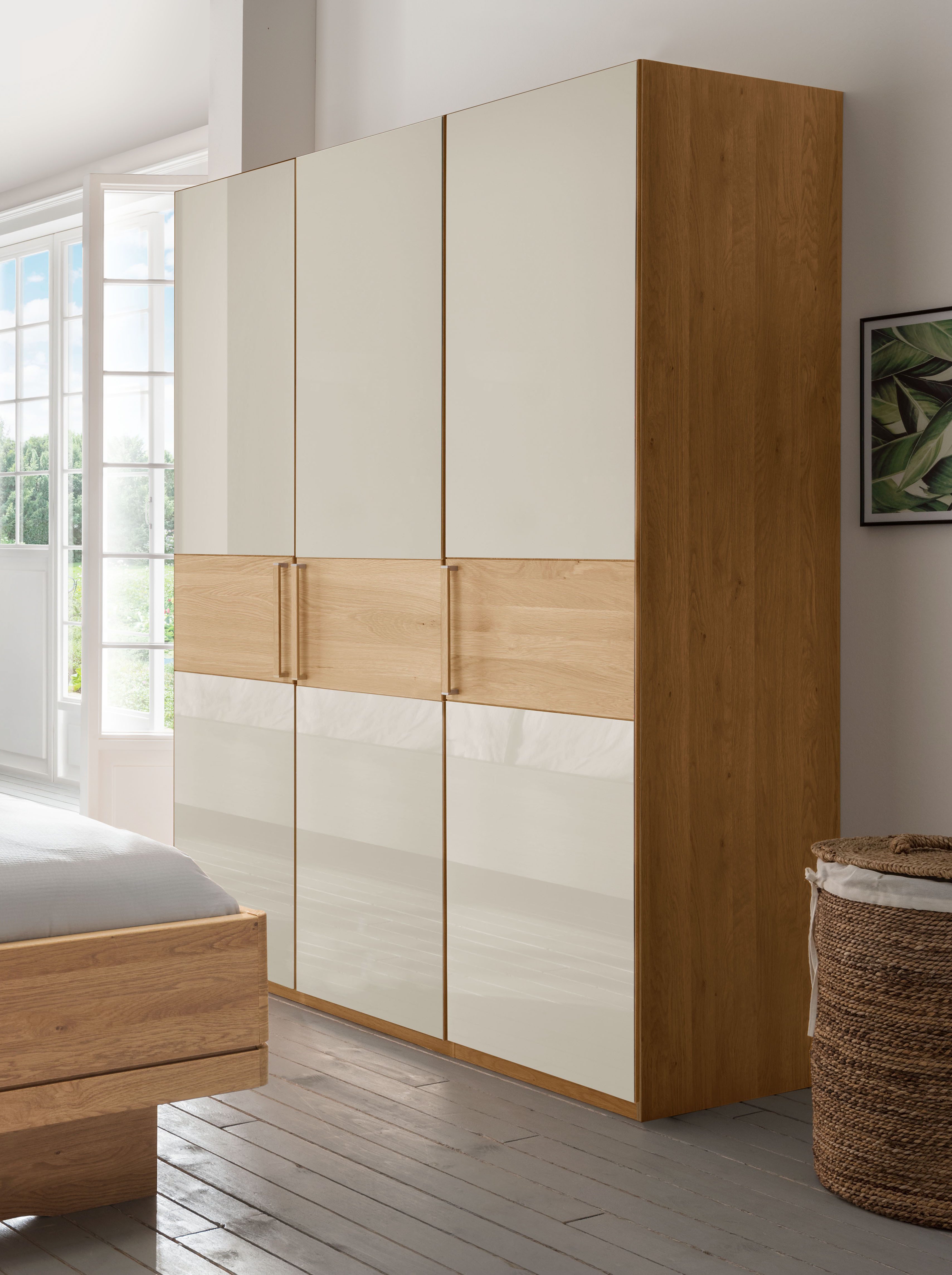 WIEMANN Drehtürenschrank Kiruna mit Champagnerglas