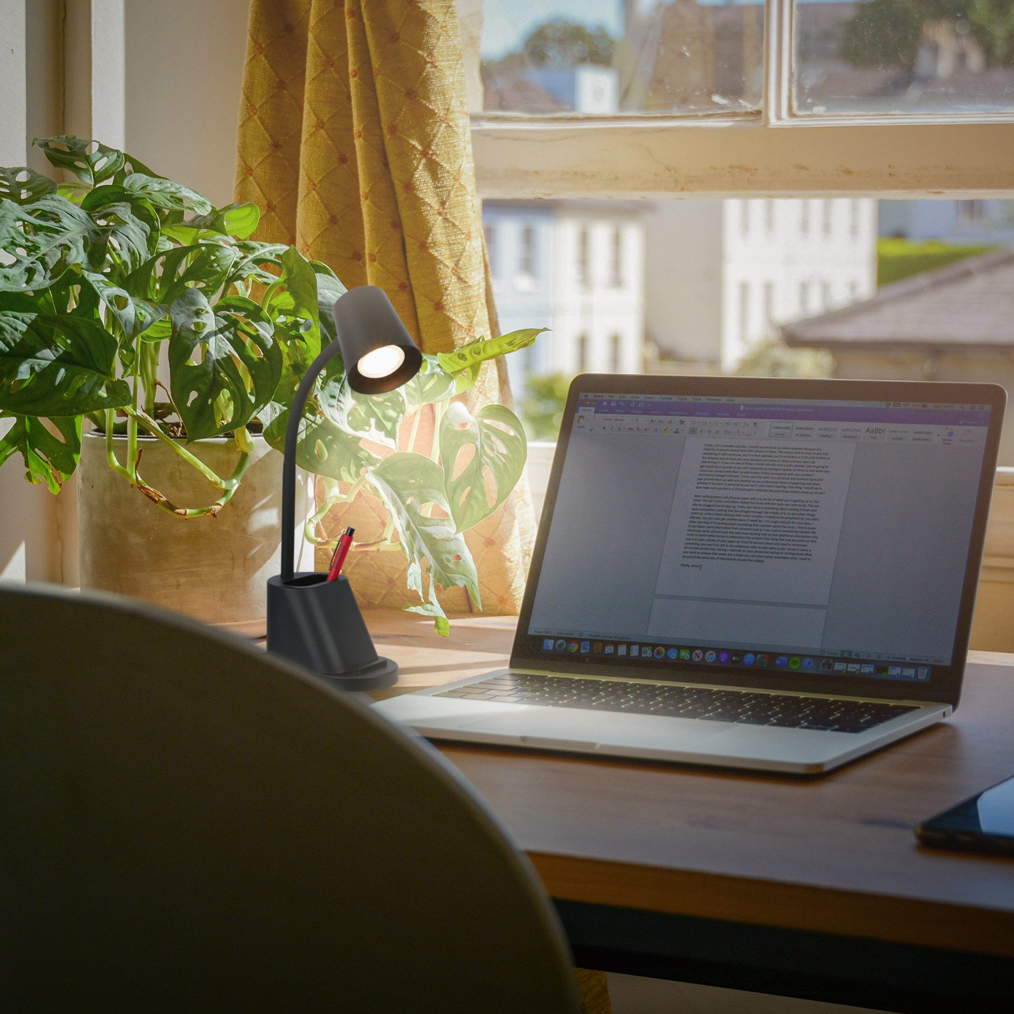 Briloner Leuchten Tischleuchte Tischlampe Leselampe Schreibtisch Home Office, ohne Leuchtmittel, 2700K - Extra - Warmweiß, Tischlampe 21 x 10 x 35,5 cm Weiß max. 9W Leselampe Büro Kinderzimmer