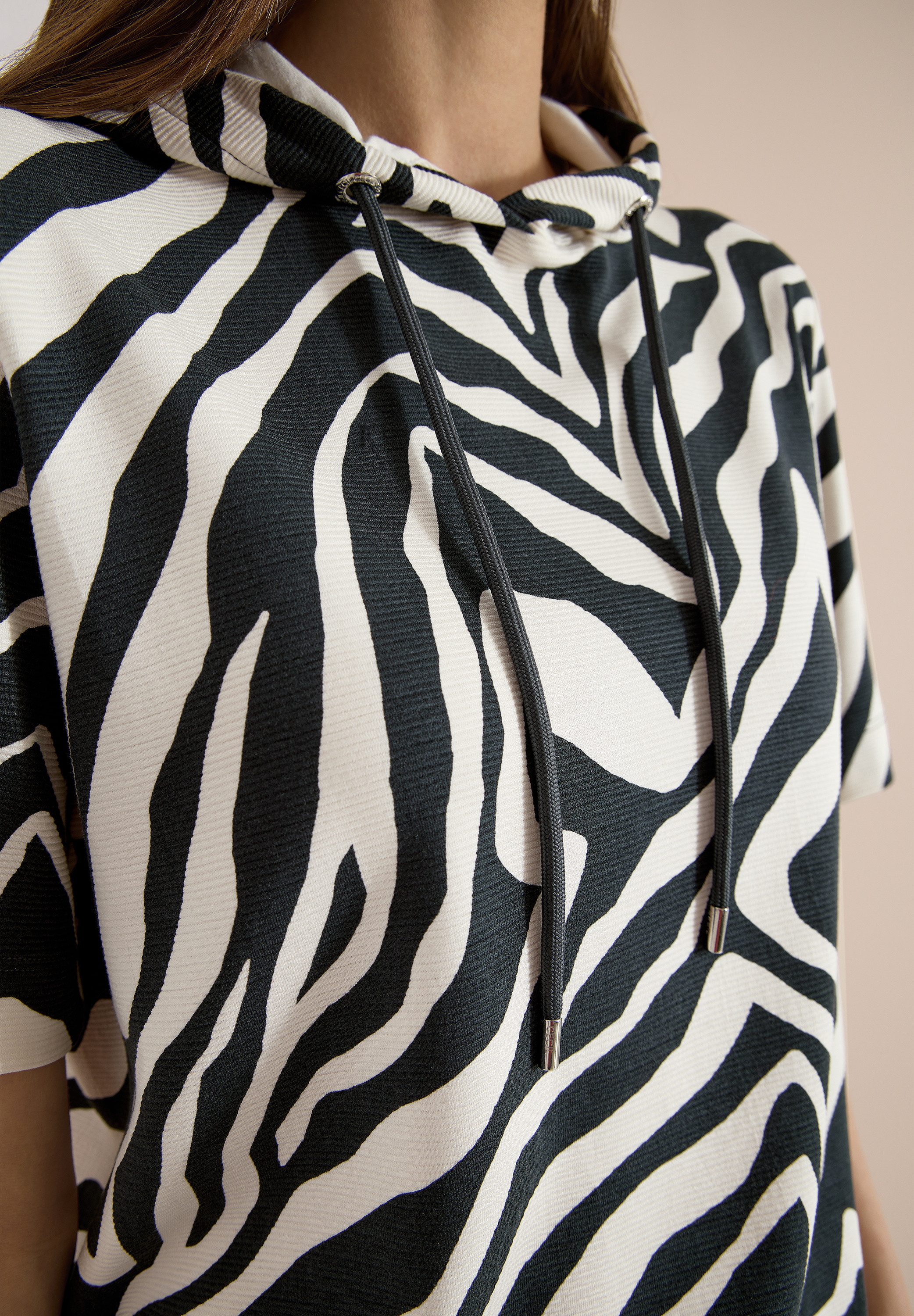 CECIL Kapuzensweatshirt Kurzarm-Shirt mit Kapuze und Zebraprint – Bild 4 von 5