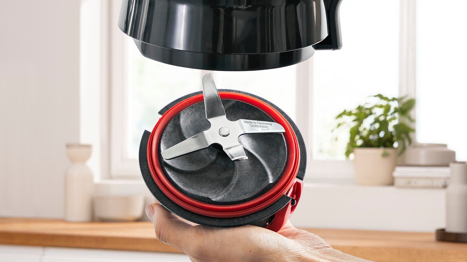 BOSCH Standmixer VitaPower Serie 4 MMB6172SN, 1,5l Glas-Behälter, 30.000 U/Min, grau, 1200 W, Stopfer, ThermoSafe Glas, 4 Edelstahl Klingen, Kabelstaufach