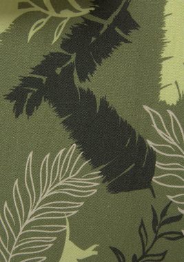 s.Oliver Webshorts mit Blätterdruck und Bindegürtel, kurze Hose, lockere Passform