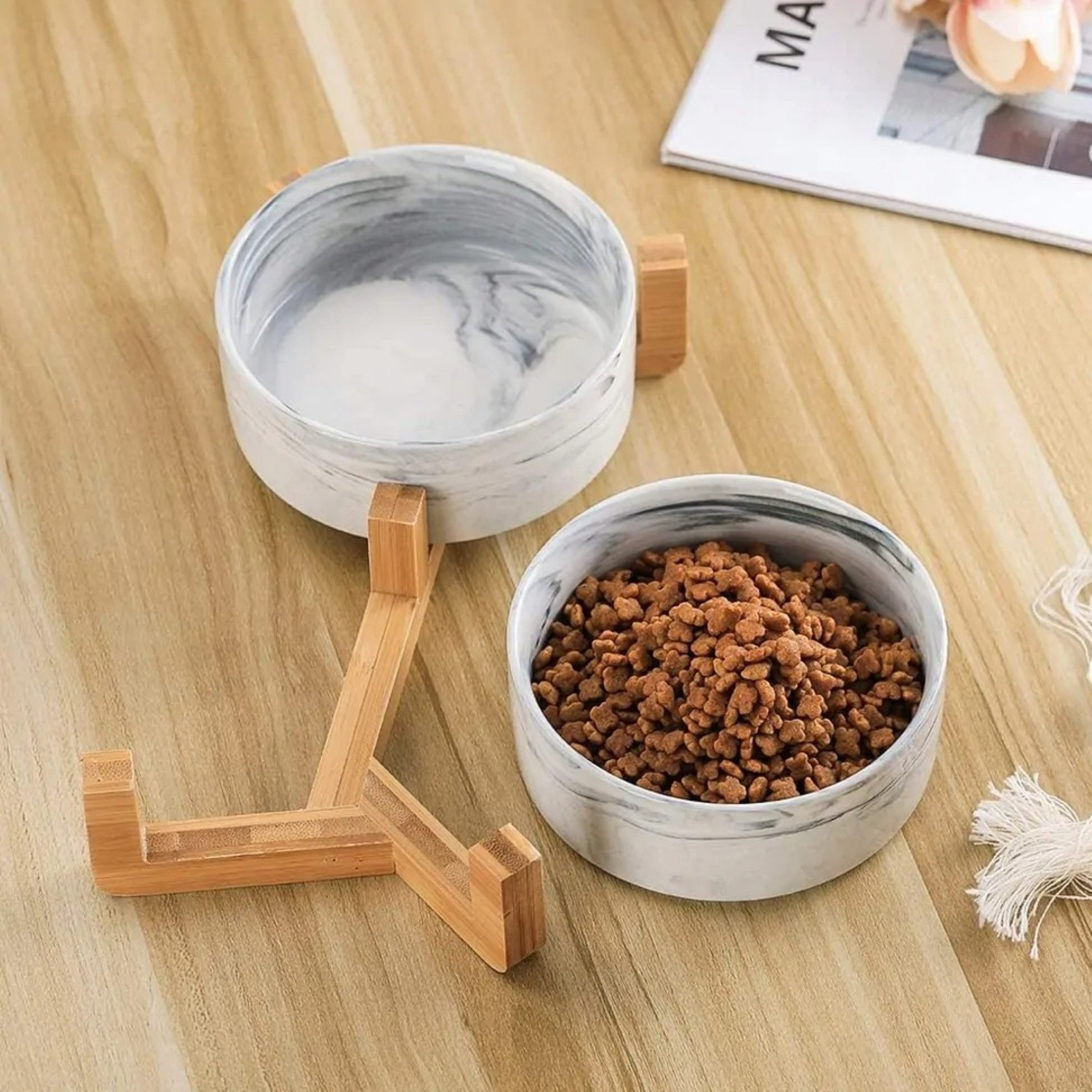 NUXIE PREMIUM Napf-Set Doppelter Keramik Katzennapf mit Bambusständer 2x400ml Marmor, Keramik, Doppelnapf, Marmordesign, Bambusständer, herausnehmbare Schalen
