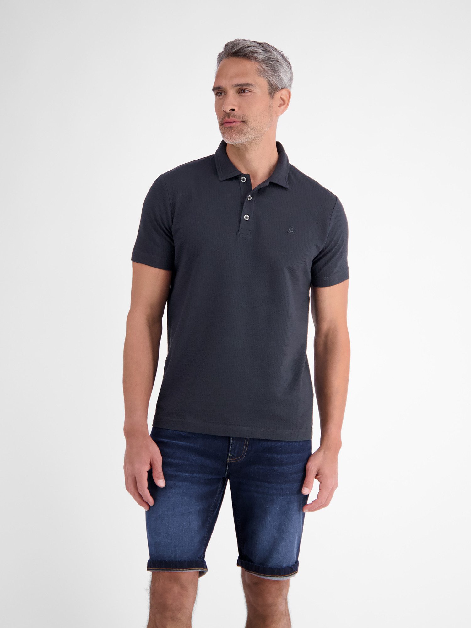 Poloshirt Poloshirt in weicher Seersucker-Qualität mit Brusttasche