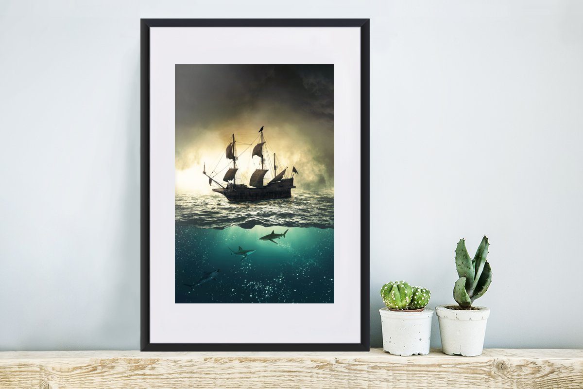 Meer, MuchoWow St), Kunstdruck, Poster, - Poster - mit (1 Gerahmtes Boot Hai Rahmen, Schwarzem Bilderrahmen