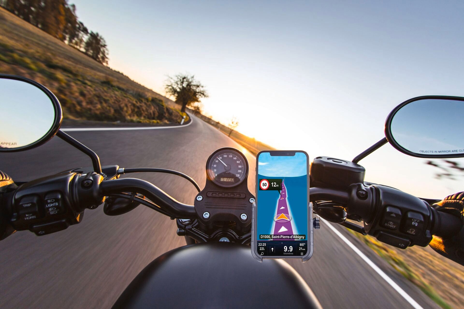 Cellularline Handy-Halterung Handy Halter für Motorrad, Fahrrad & E-Scooter
