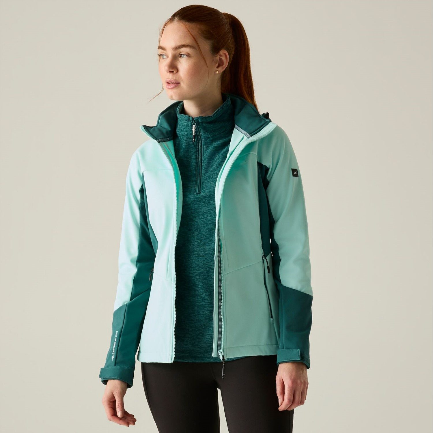 Regatta Softshelljacke Desoto mit Kapuze und Unterarmbelüftung
