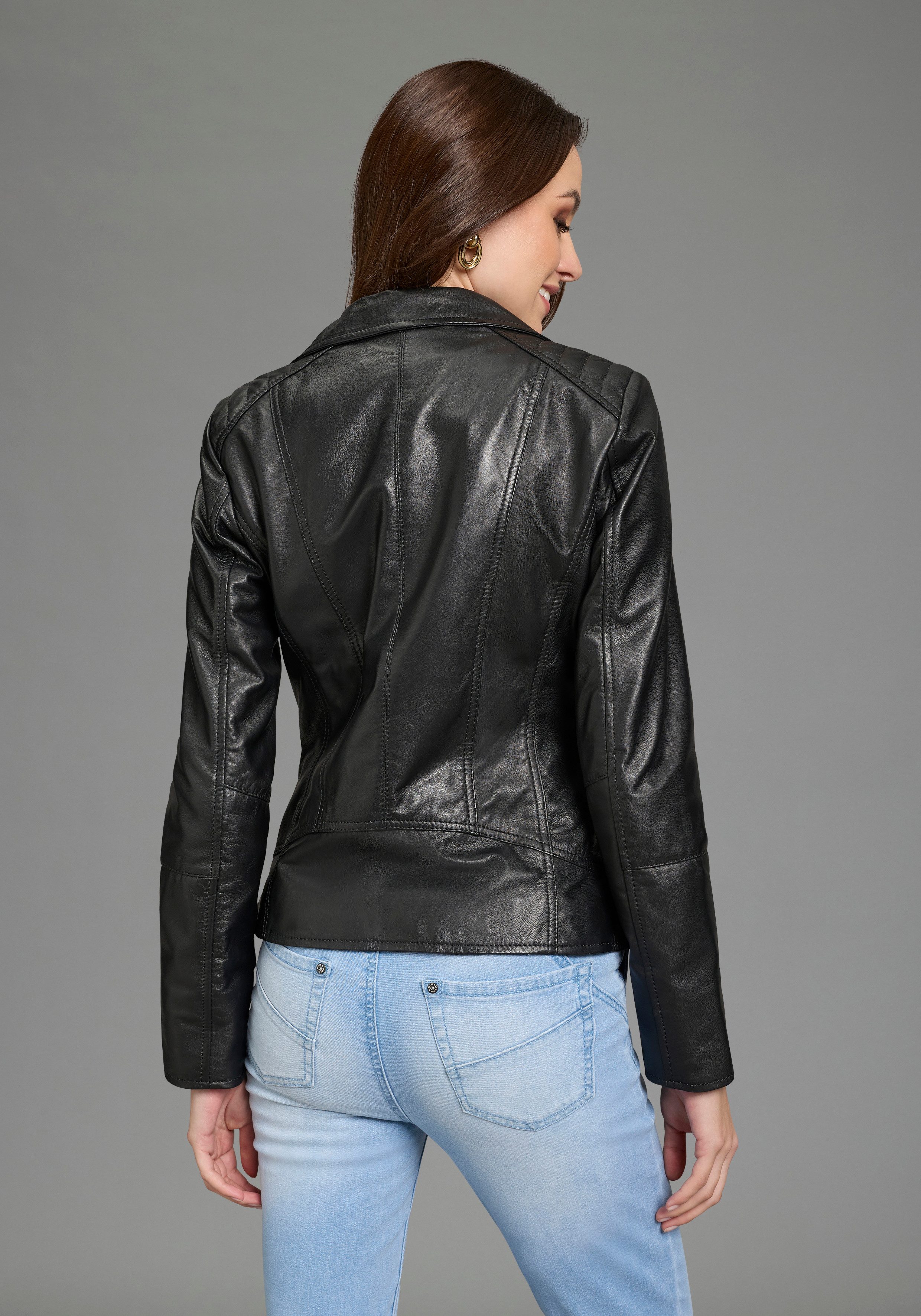 Bruno Banani Lederjacke figurenbetont, mit Reißverschlus für Casualmode