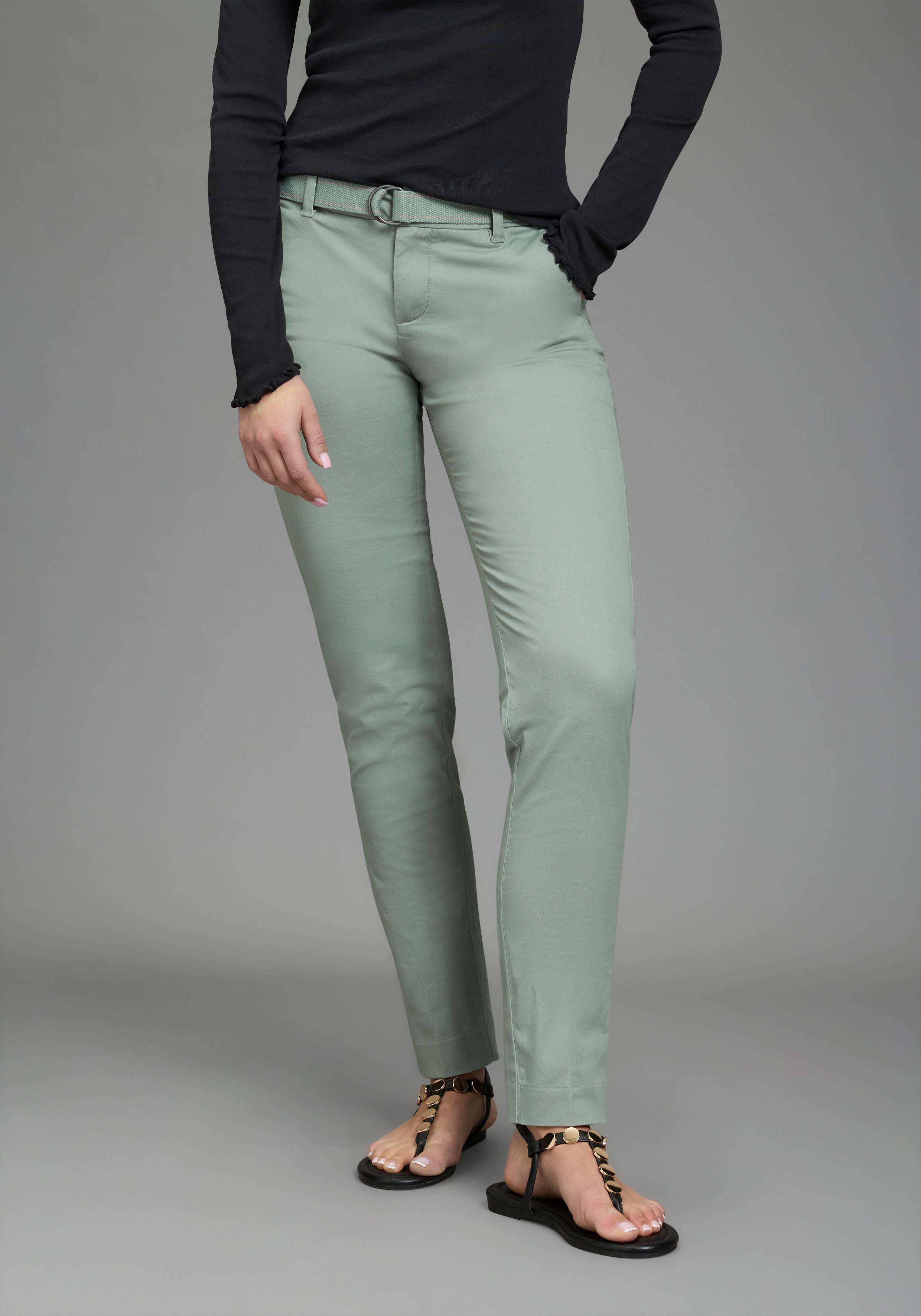 AJC Chinohose (2-tlg) in lässiger Form mit konstrastfarbendem Gürtel günstig online kaufen